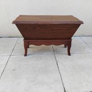 Worker's chest vintage music box knitting toy