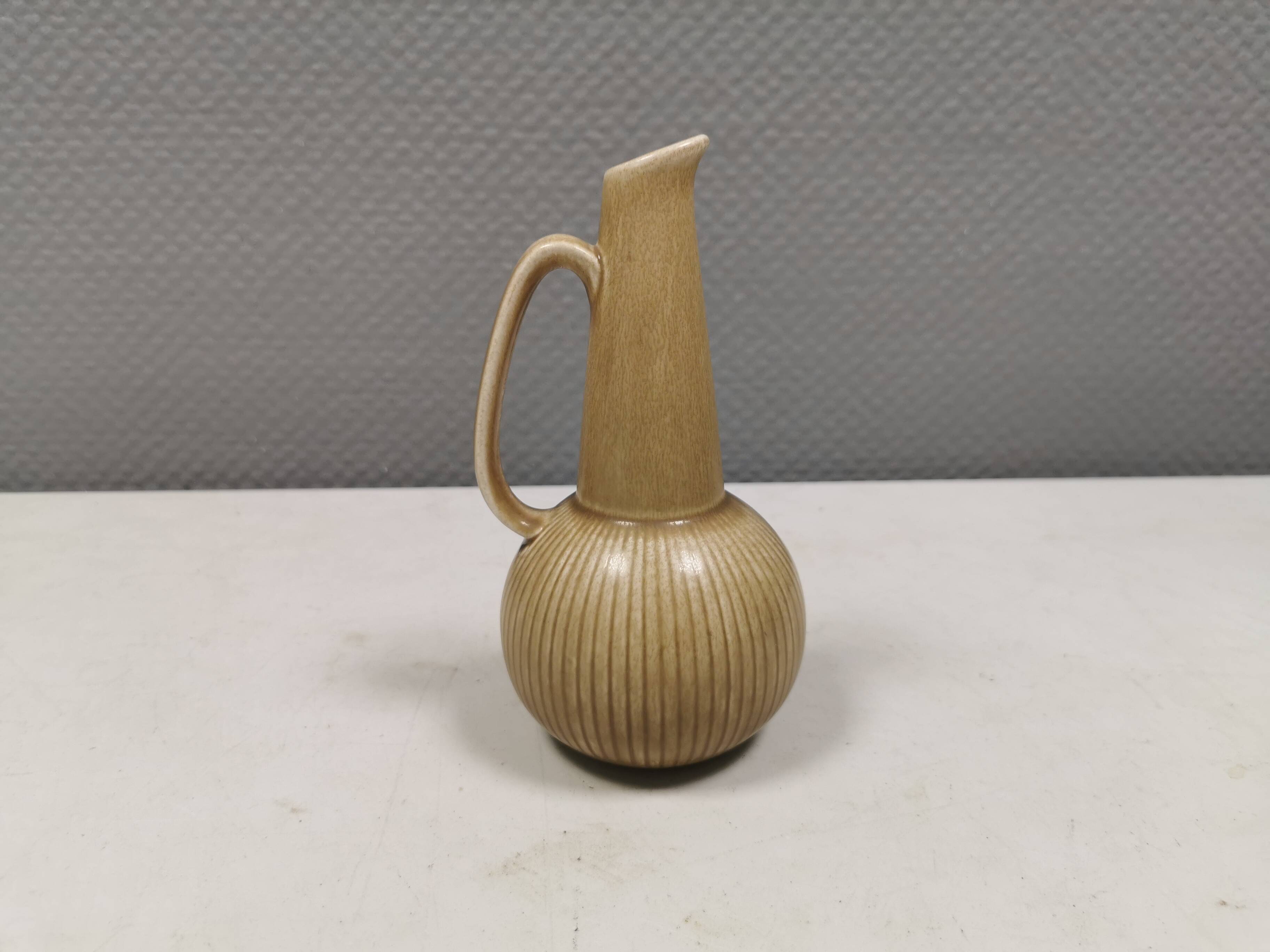 A Ritzi vase with handle by Gunnar Nylund  for Rörstrand, Sweden 1960s.