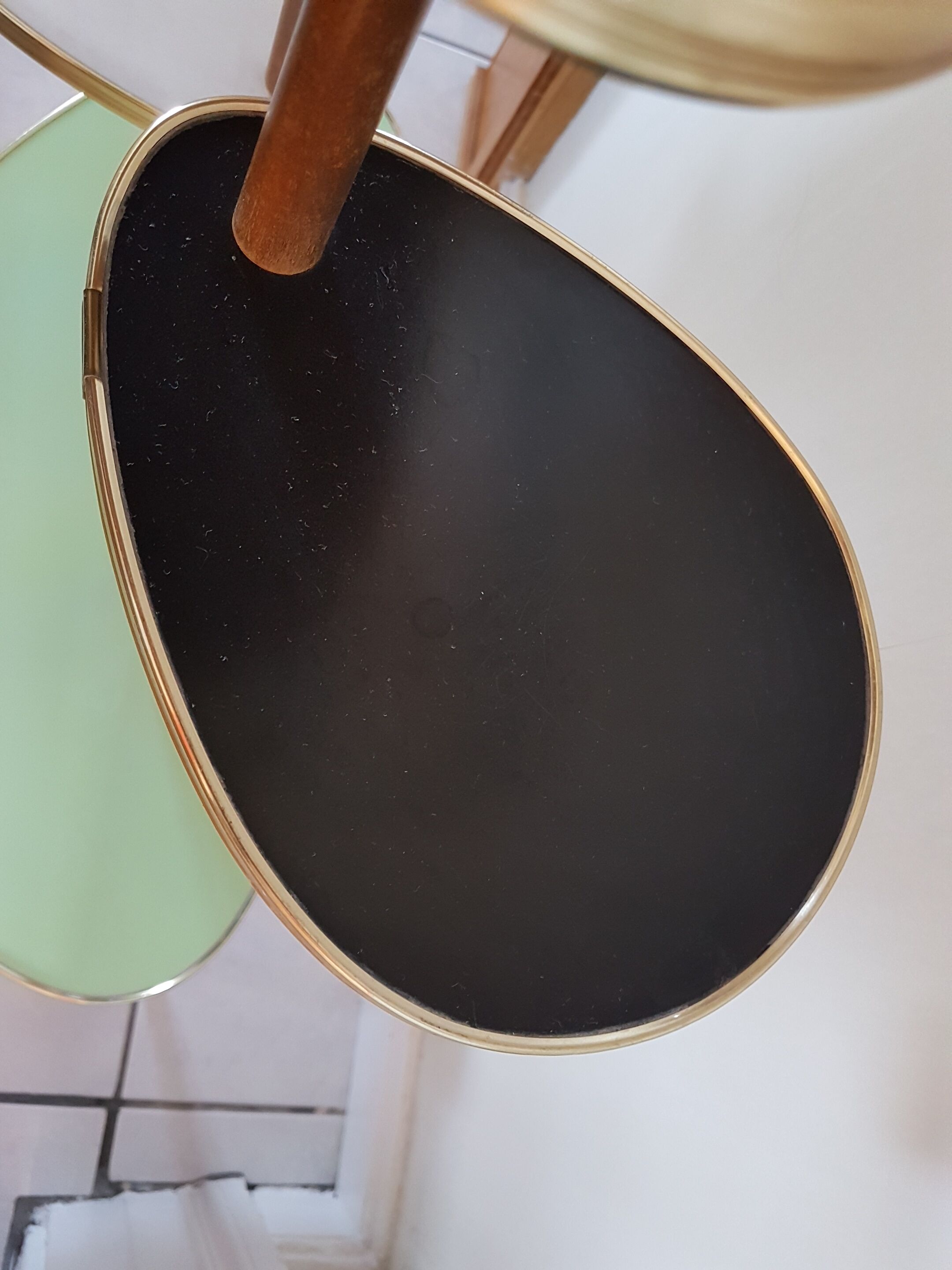 Saddle of tripod plants in formica of the years 50/60