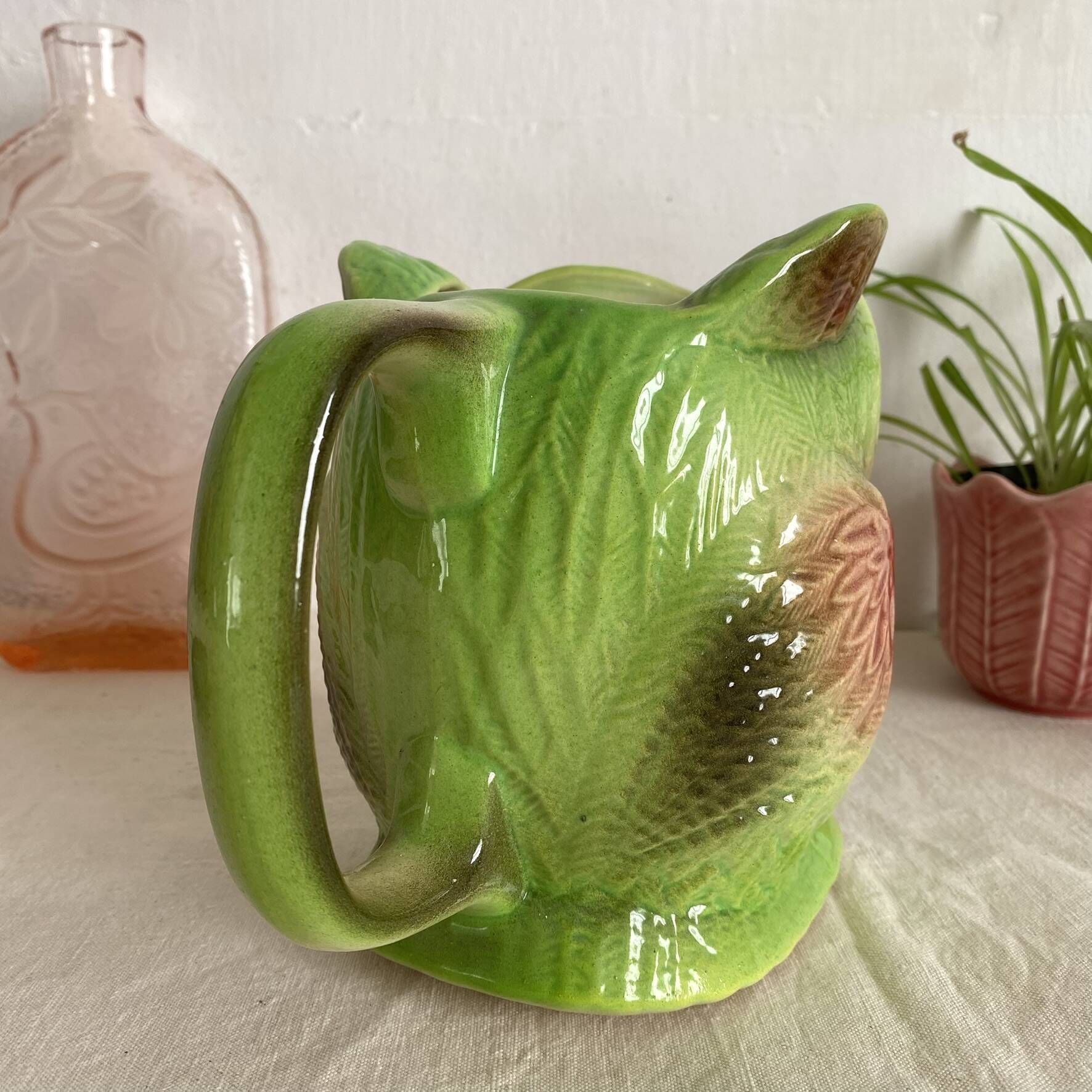 Zoomorphic jug, Sarreguemines jug in slipware, owl, owl.