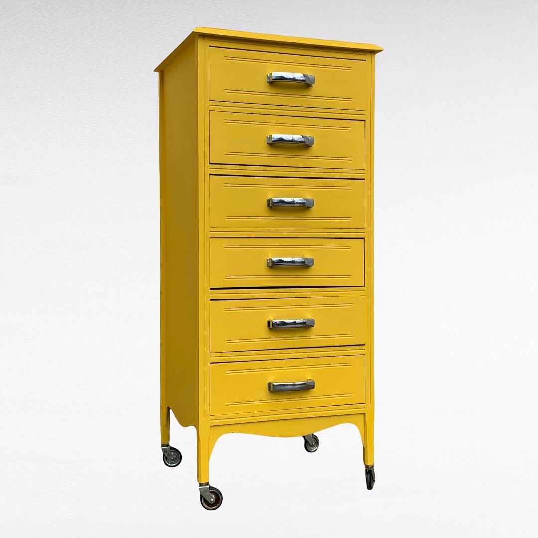 Vintage ragpicker yellow powder 1950