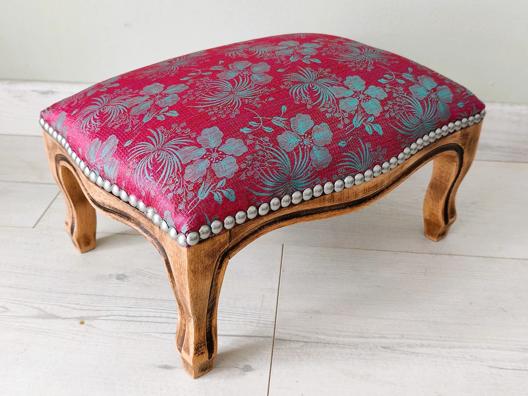 Repose-pieds anciens style Louis XV