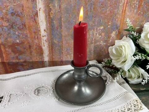 Manoir pewter hand candle holder with handle