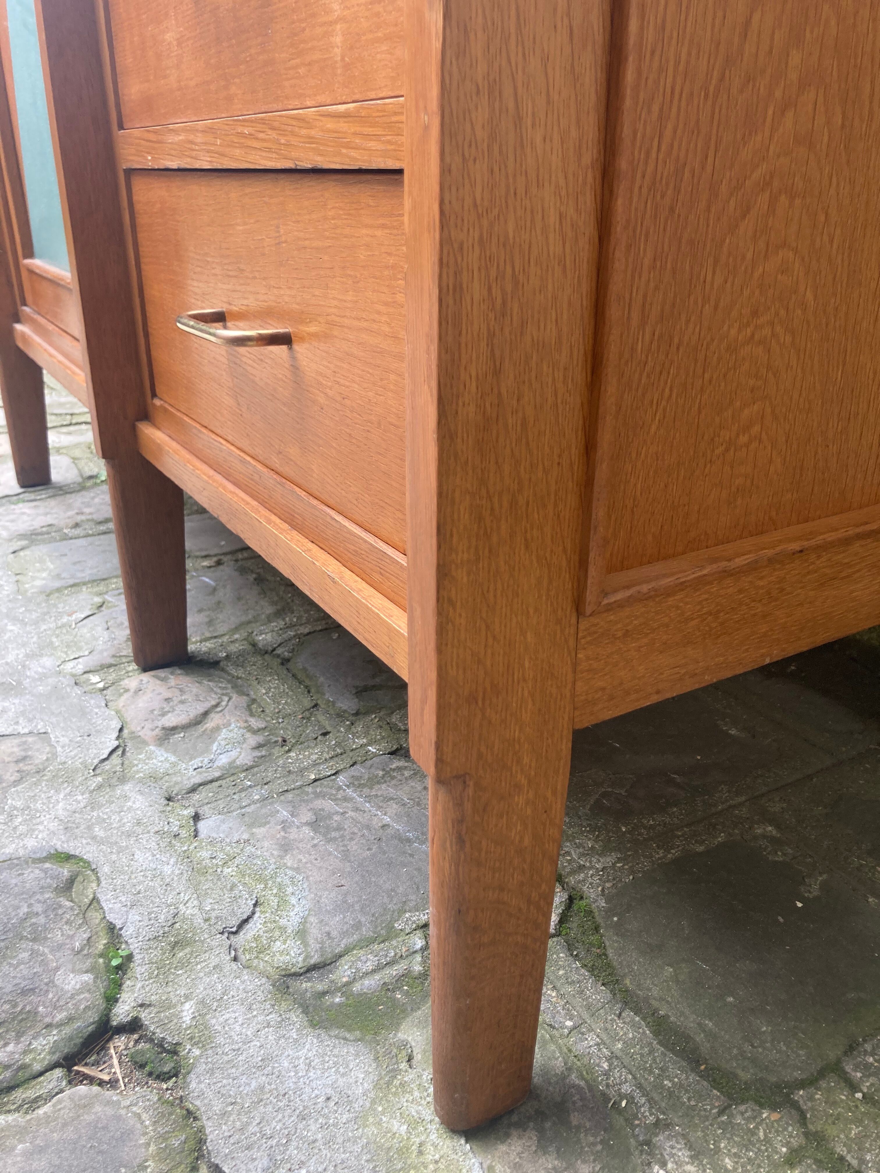 Asymmetrical cabinet