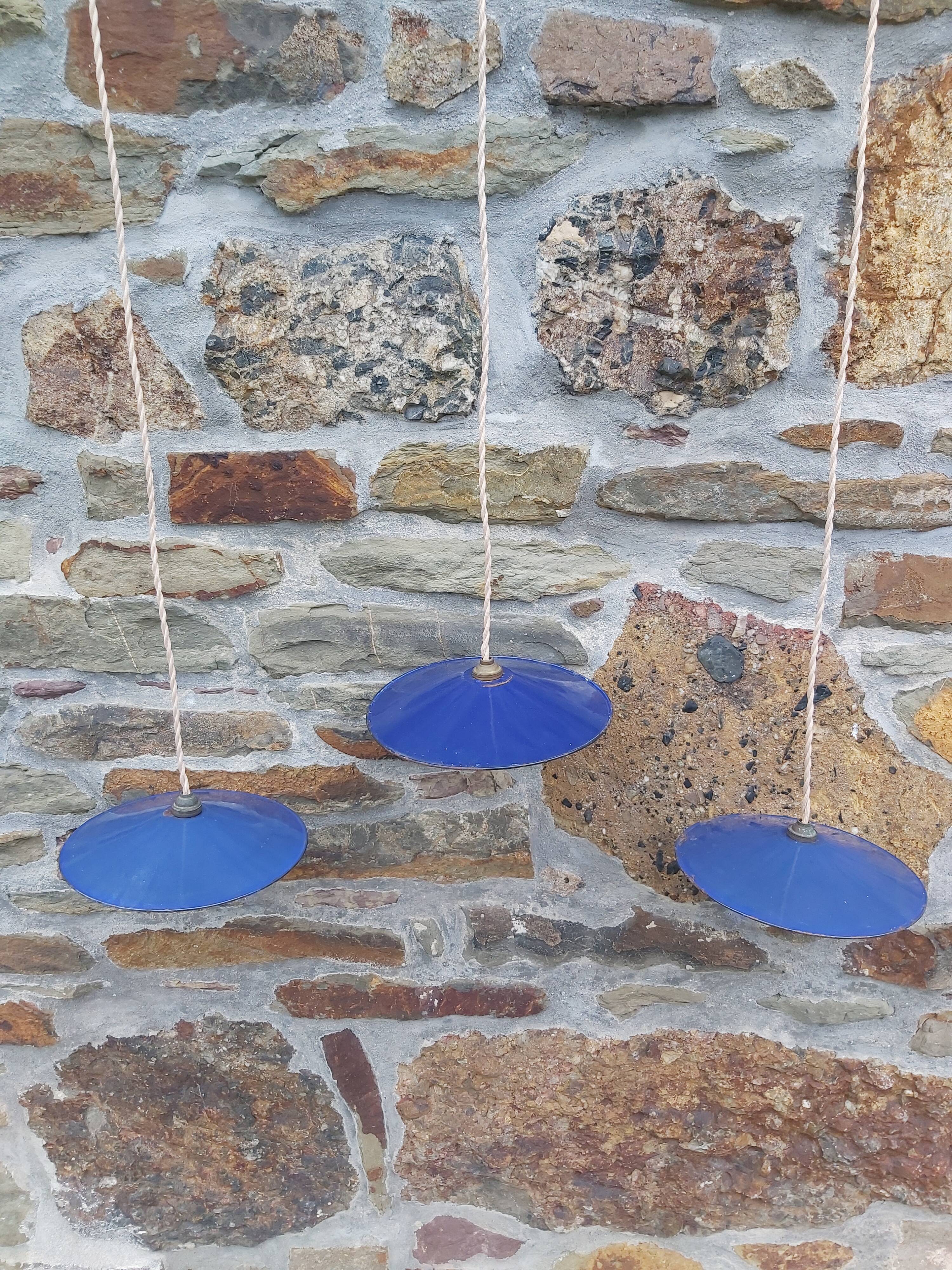 Set of 3 blue enamelled industrial suspensions