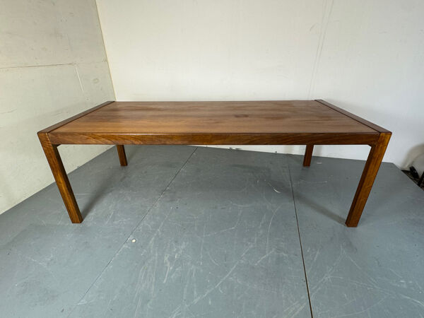 Grande table à manger en teck de style danois du milieu du siècle, années 1960.