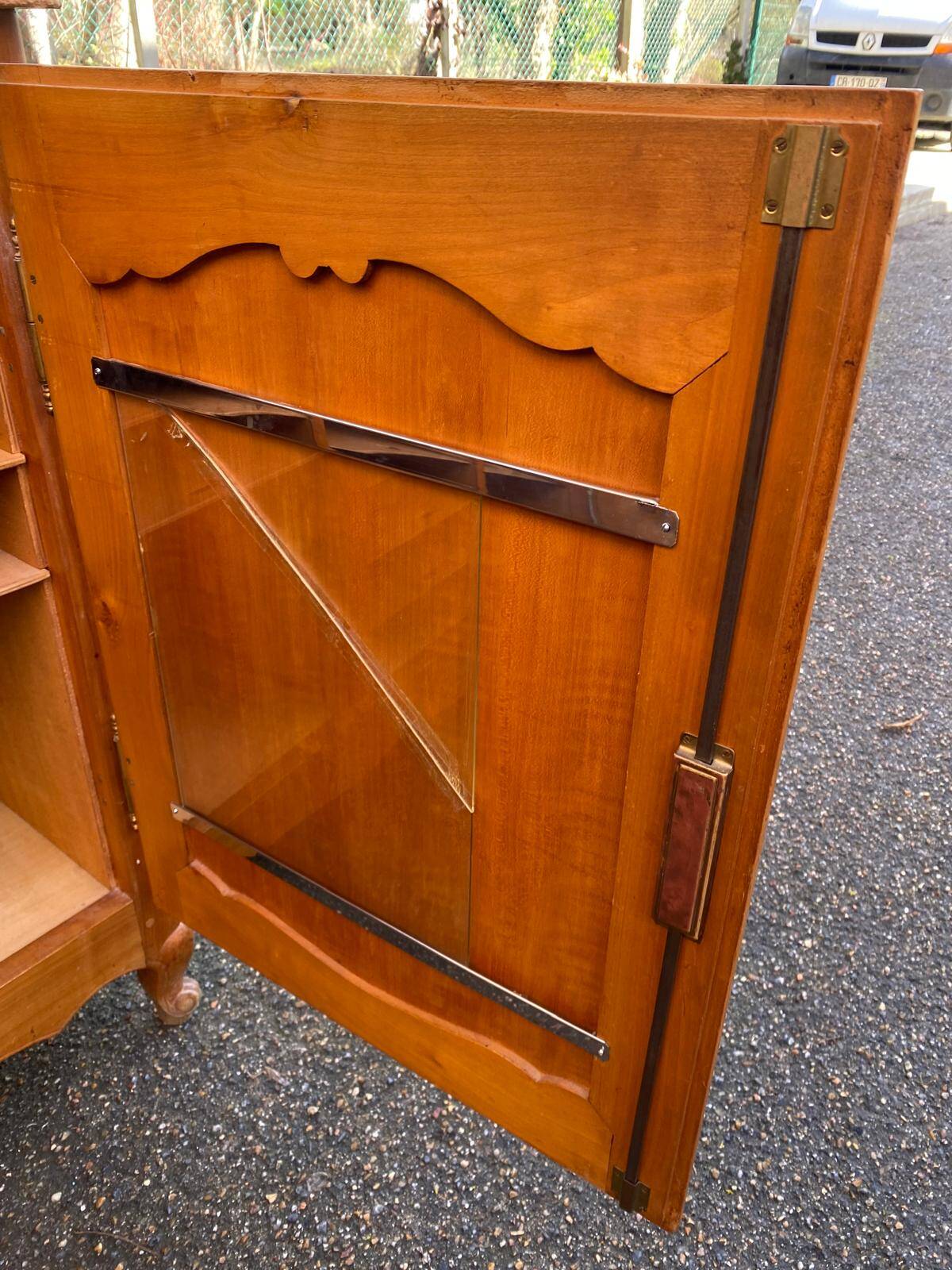 Louis XV buffet in solid wood from the 20th century with a turntable.