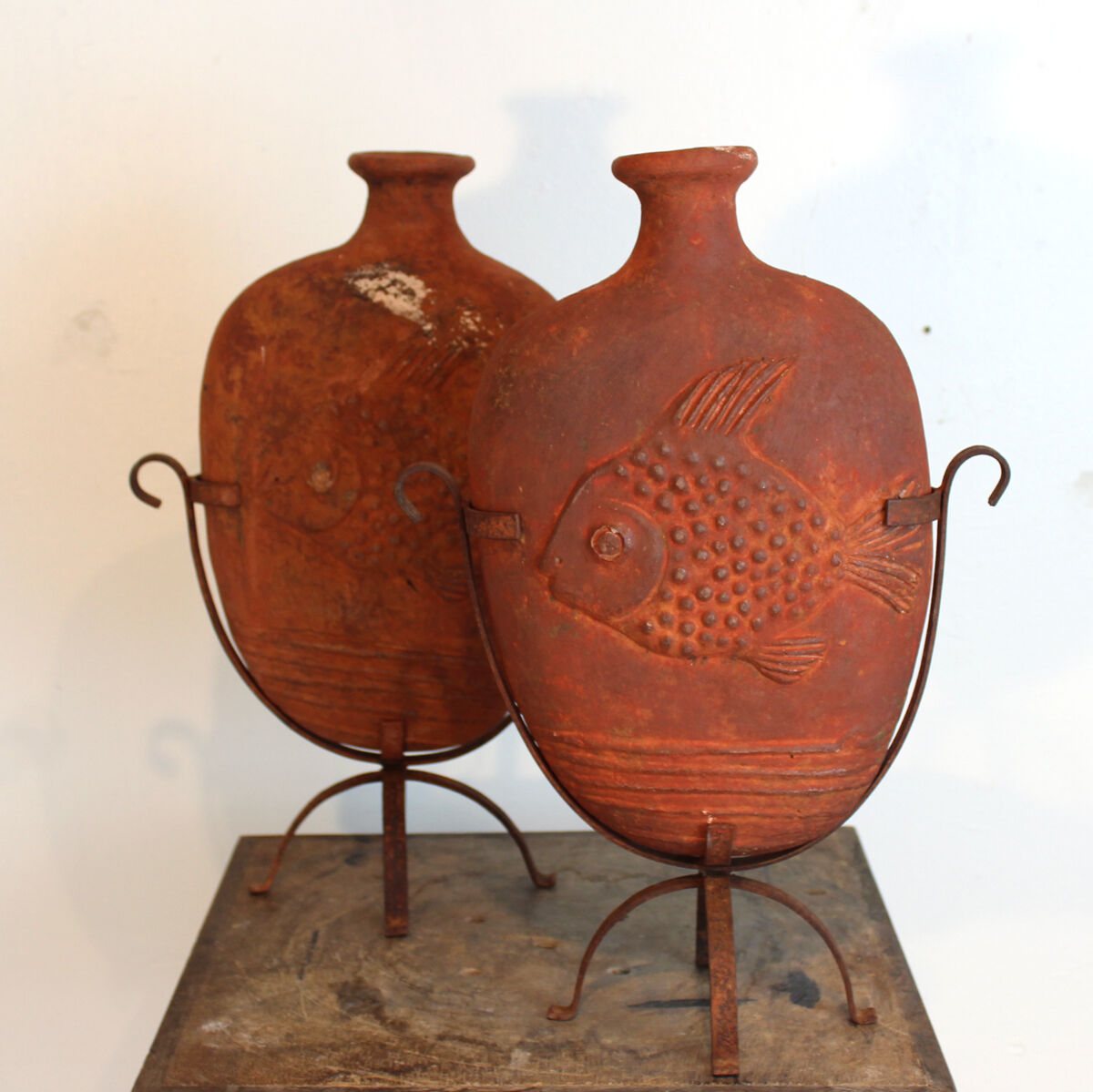Pair of vase with decoration of fish