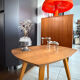 Table d'appoint vintage en bois et pieds compas