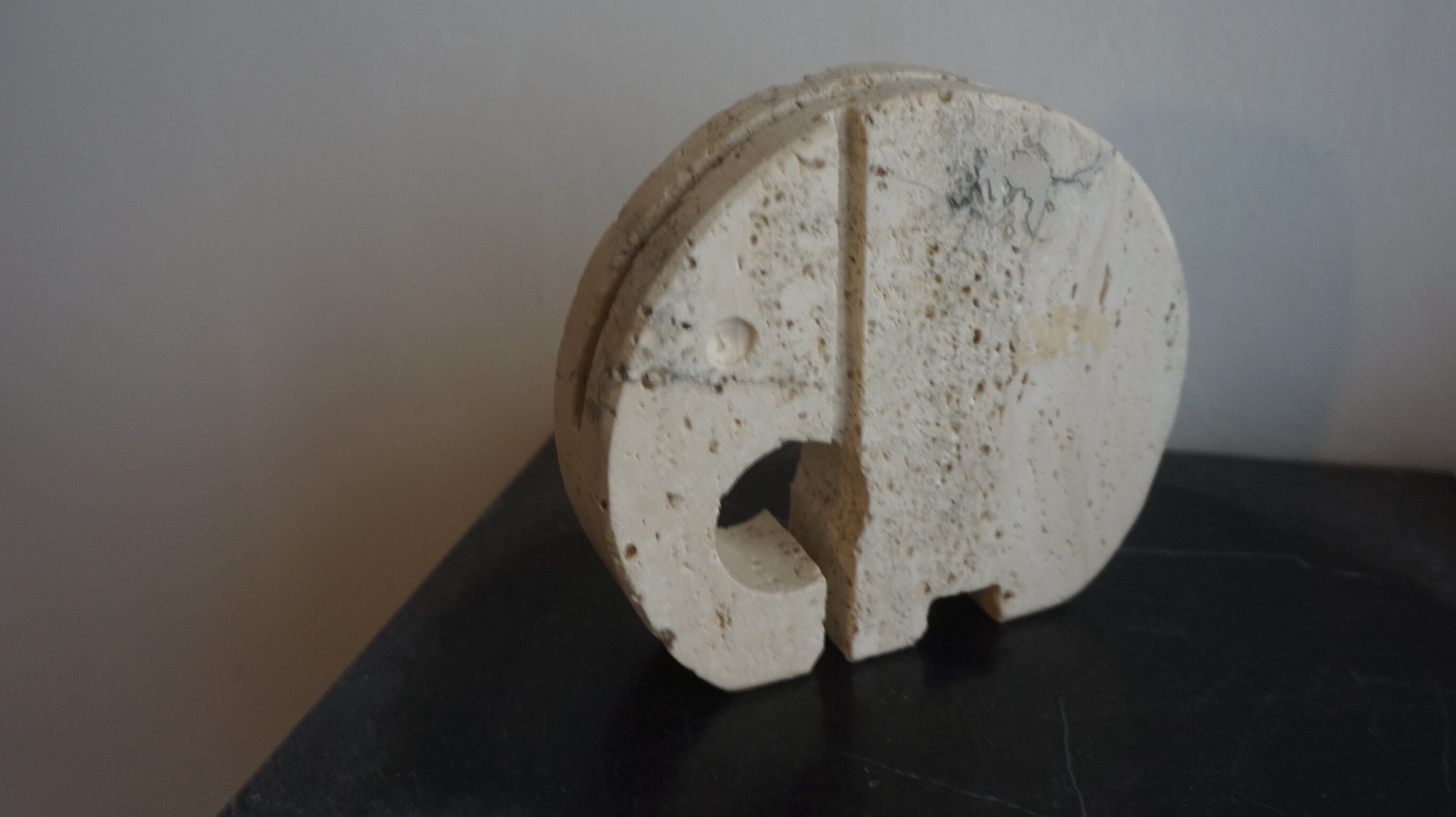 Elephant in travertine of the Fratelli Mannelli 1970