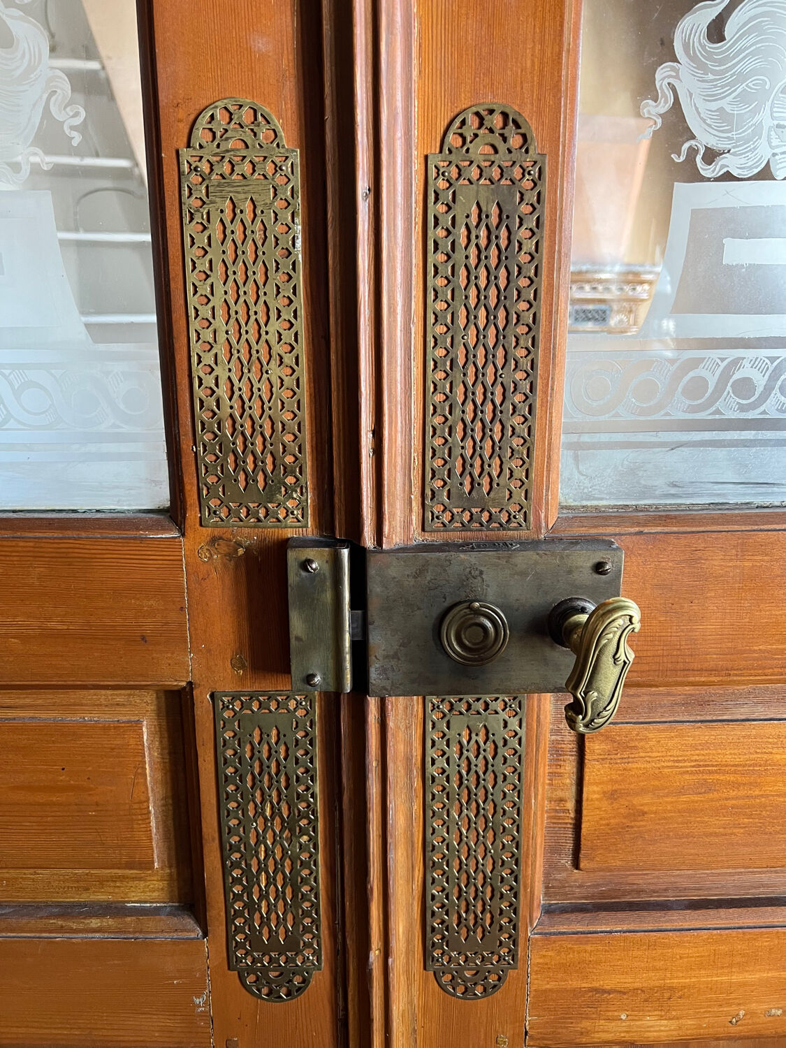 Pair of engraved glass doors