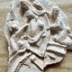 Bas-relief en plâtre