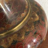 Vase Jingfa cloisonné en laiton et émail