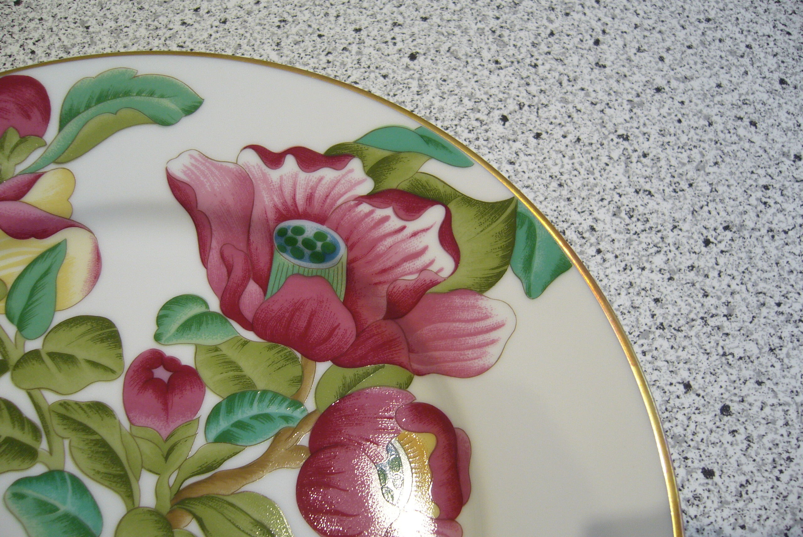 Paris porcelain plate with floral decoration