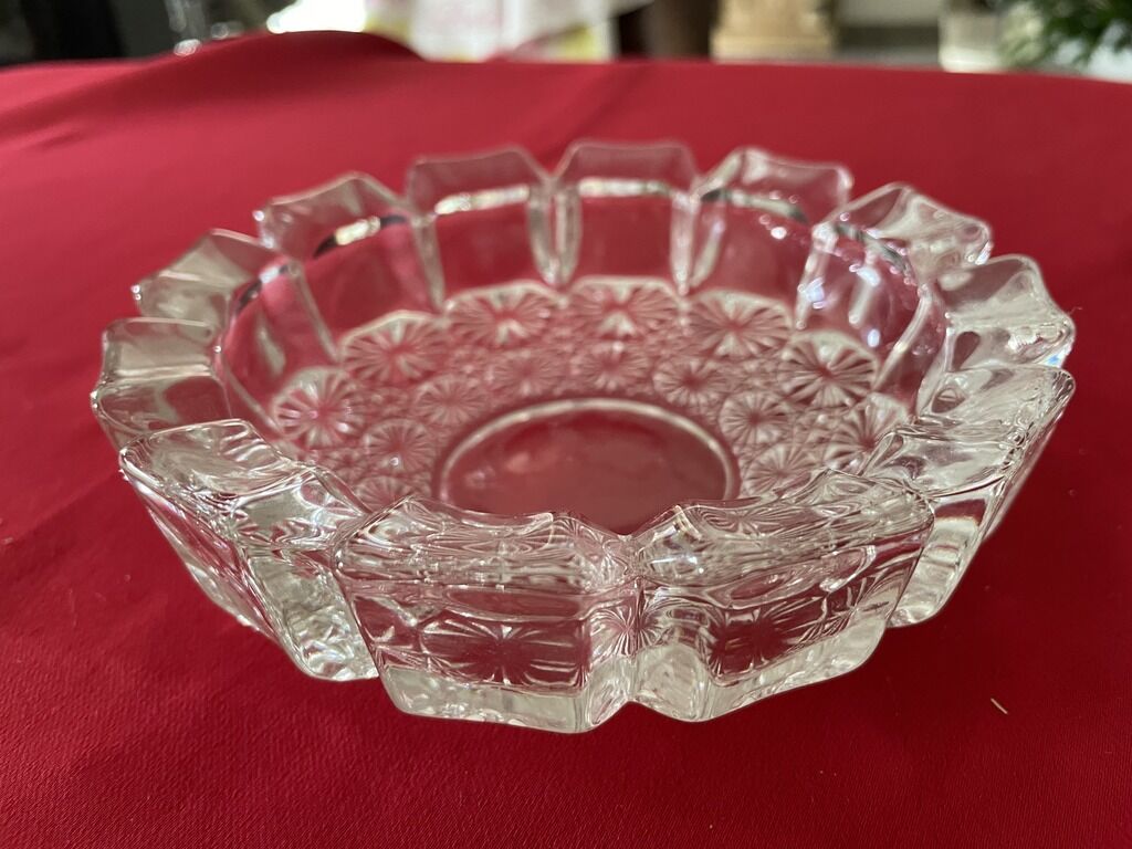 Empty pocket in chiseled glass