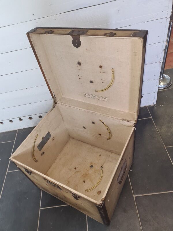 Malle de voyage en bois