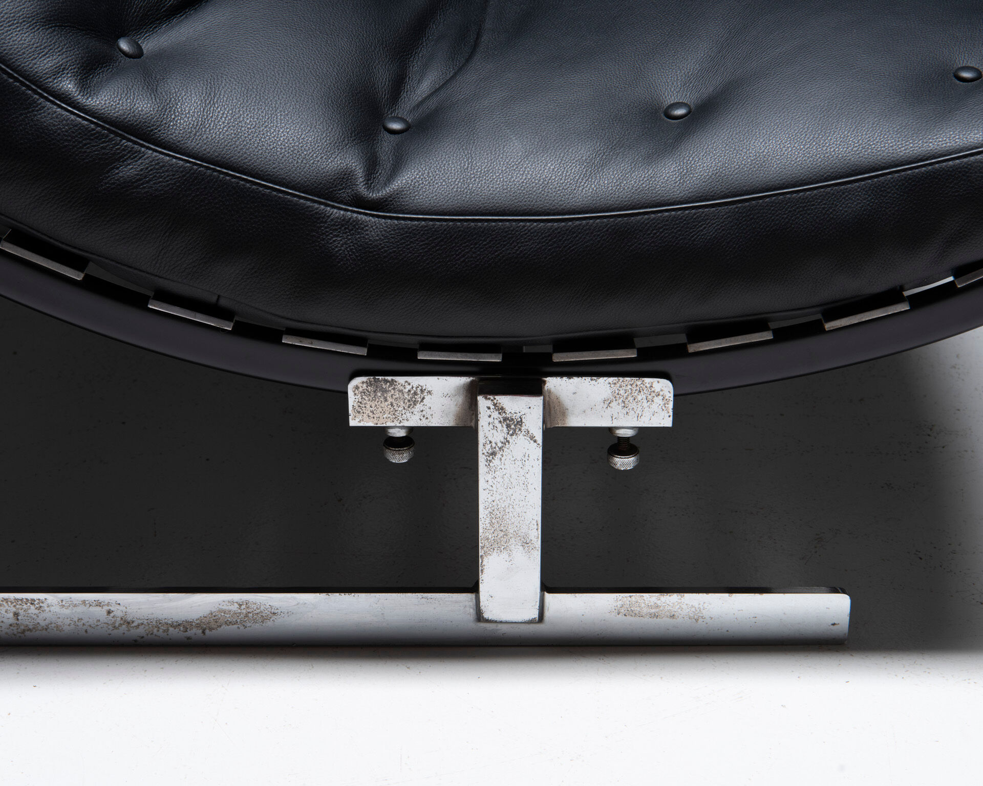 Fauteuil aved pouf de Roger de Winter, années 1960, Belqique