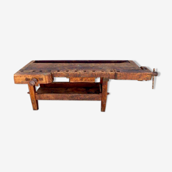 Old carpenter's workbench in solid wood late nineteenth century