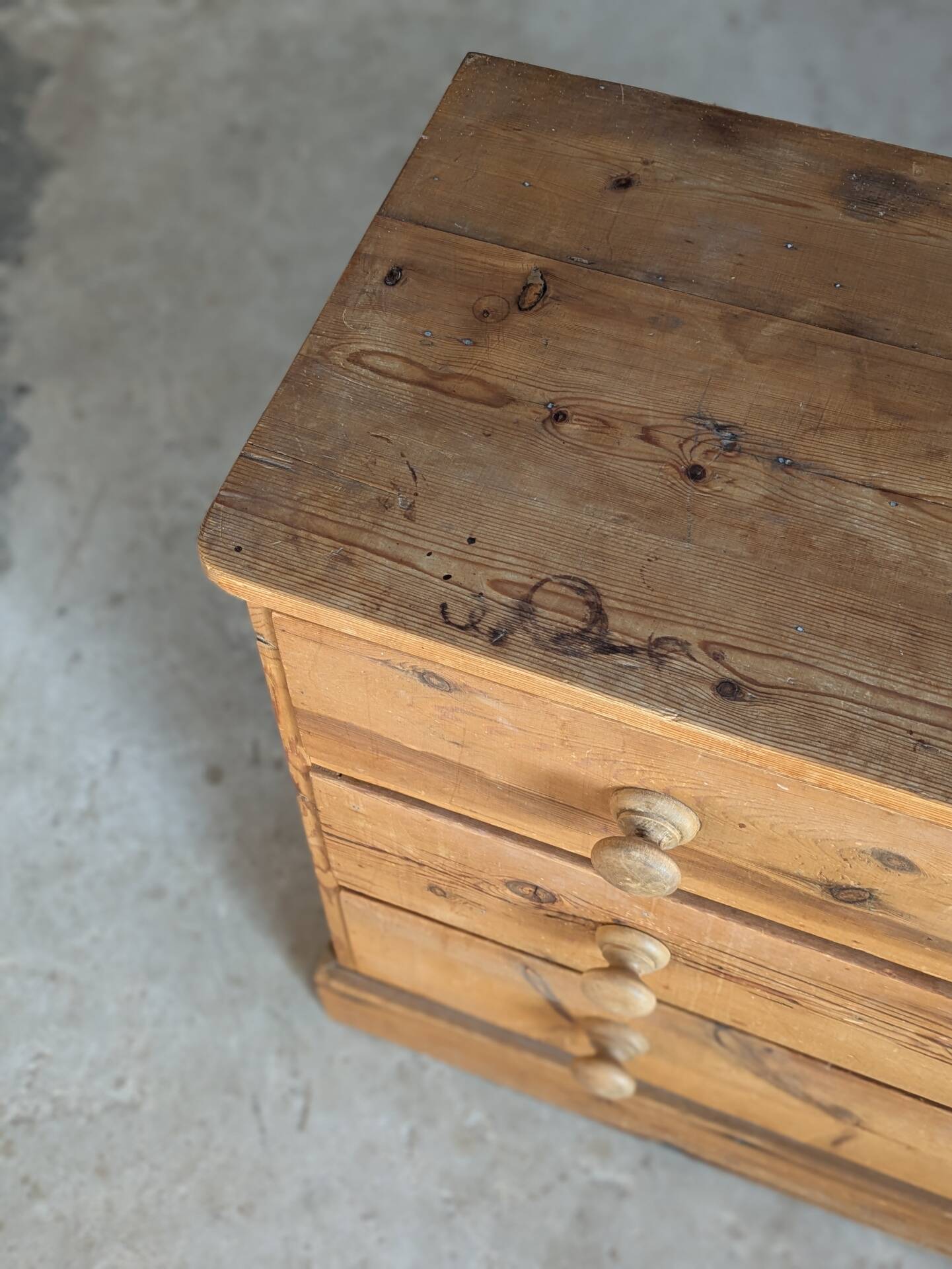 English pine chest of drawers