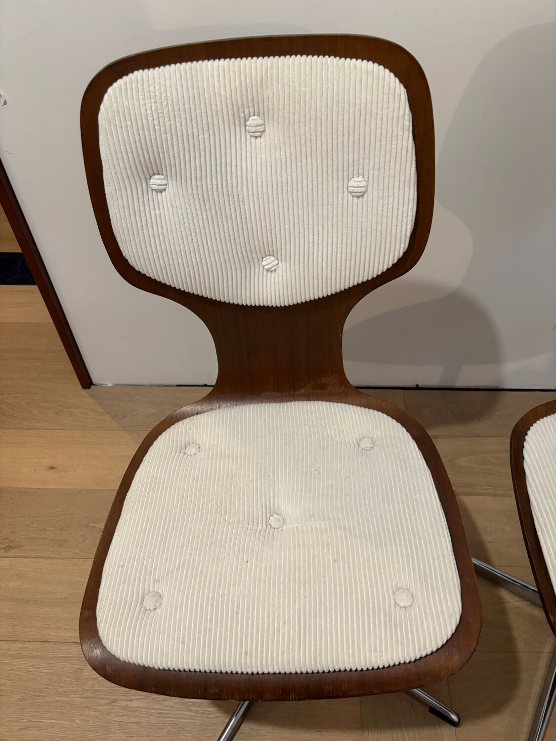 Lot of 4 vintage swivel chairs in the style of Arne Jacobsen, Scandinavian.