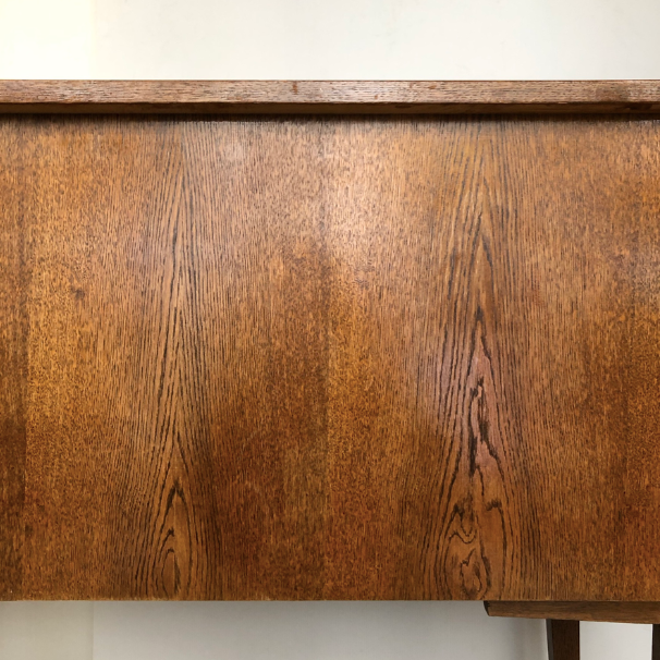 Bureau vintage en bois foncé