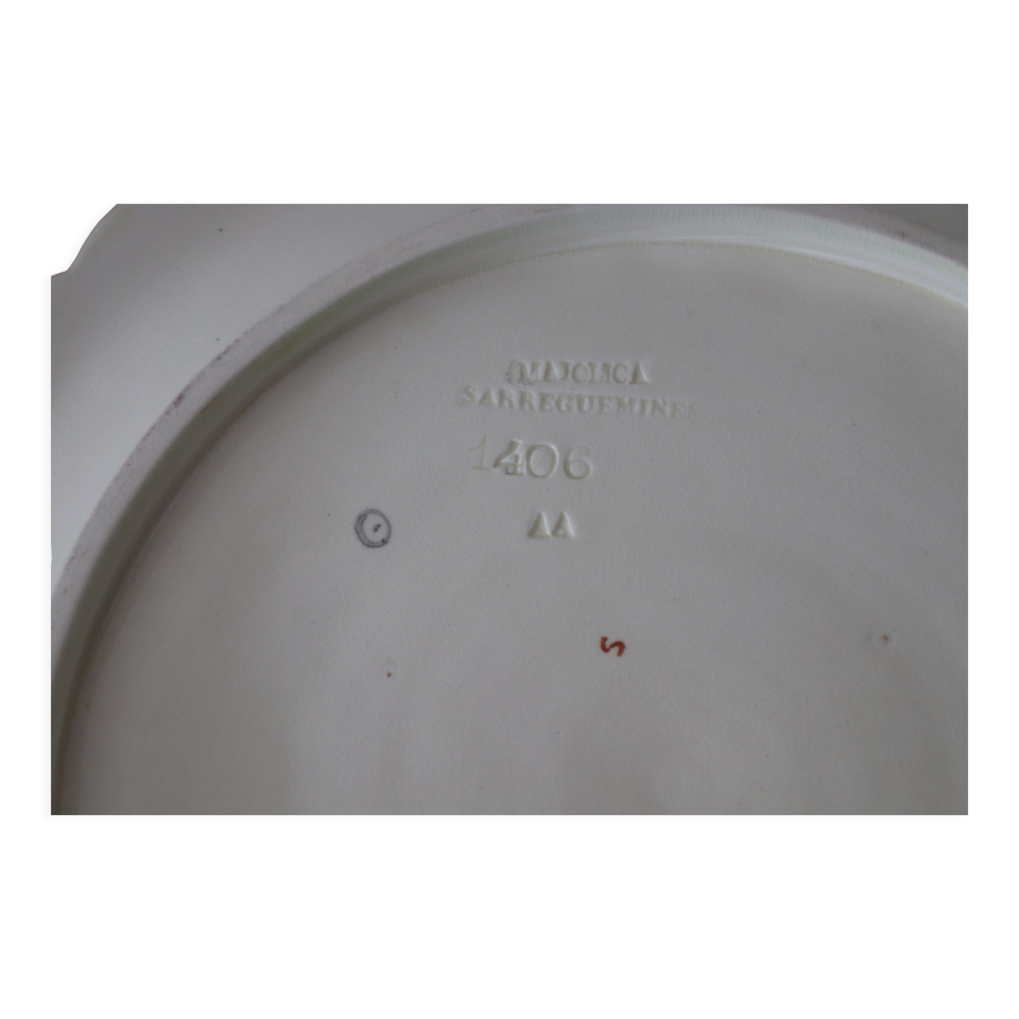 Majorca slip pie serving dish