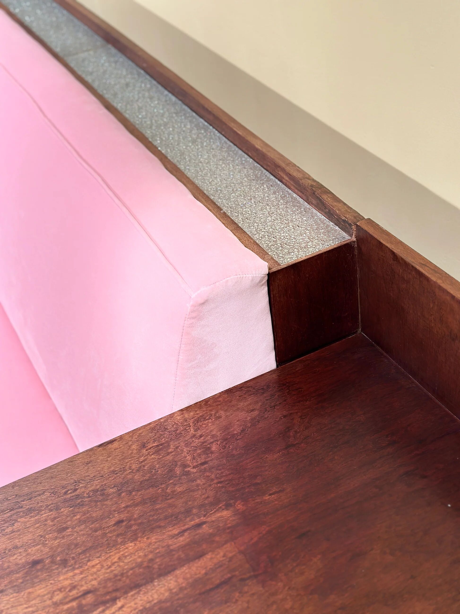 Art Deco sofa in blush pink velvet, 1930s