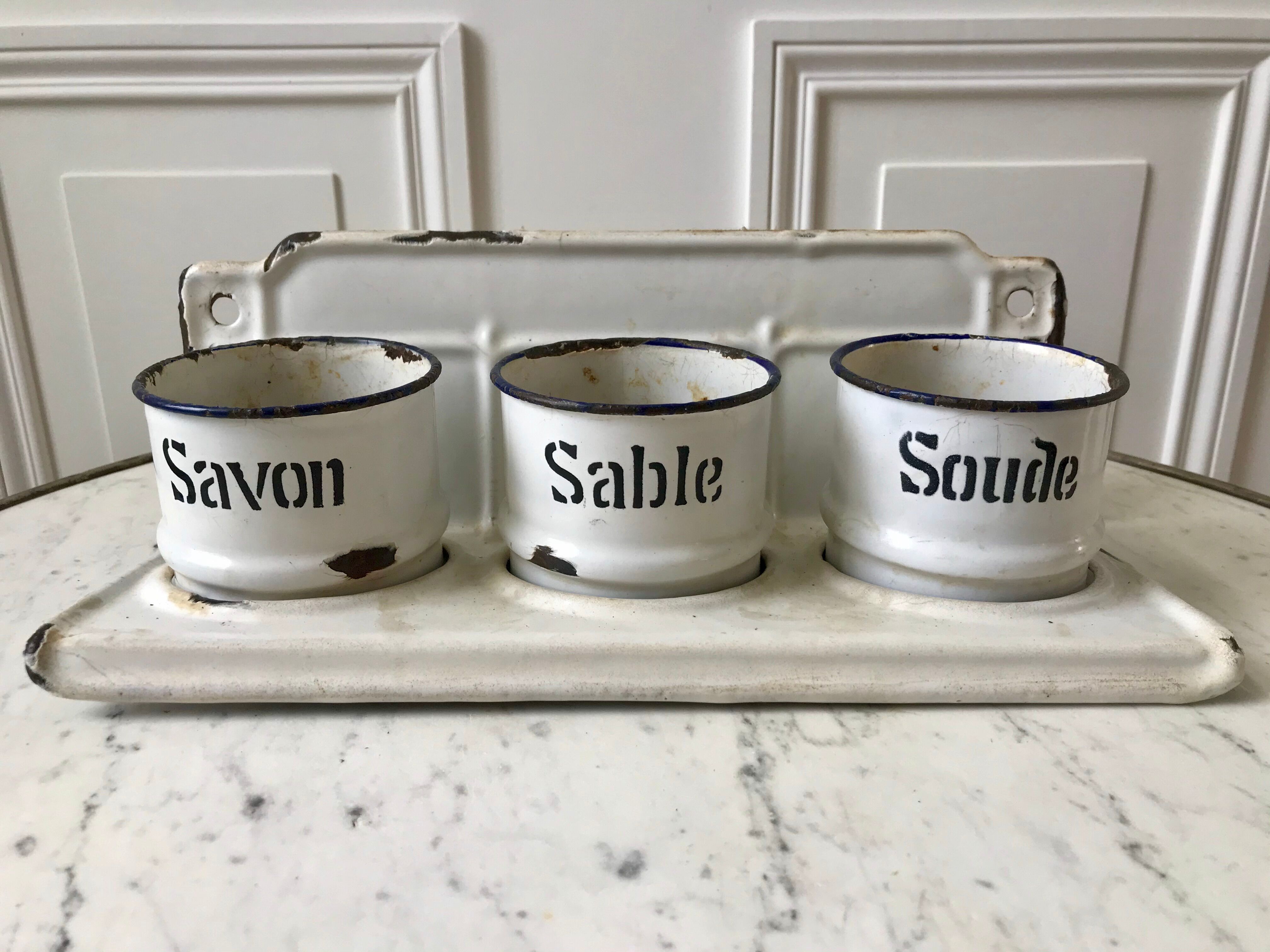 set of enamelled pots to fix (soda, soap, salt) early twentieth century