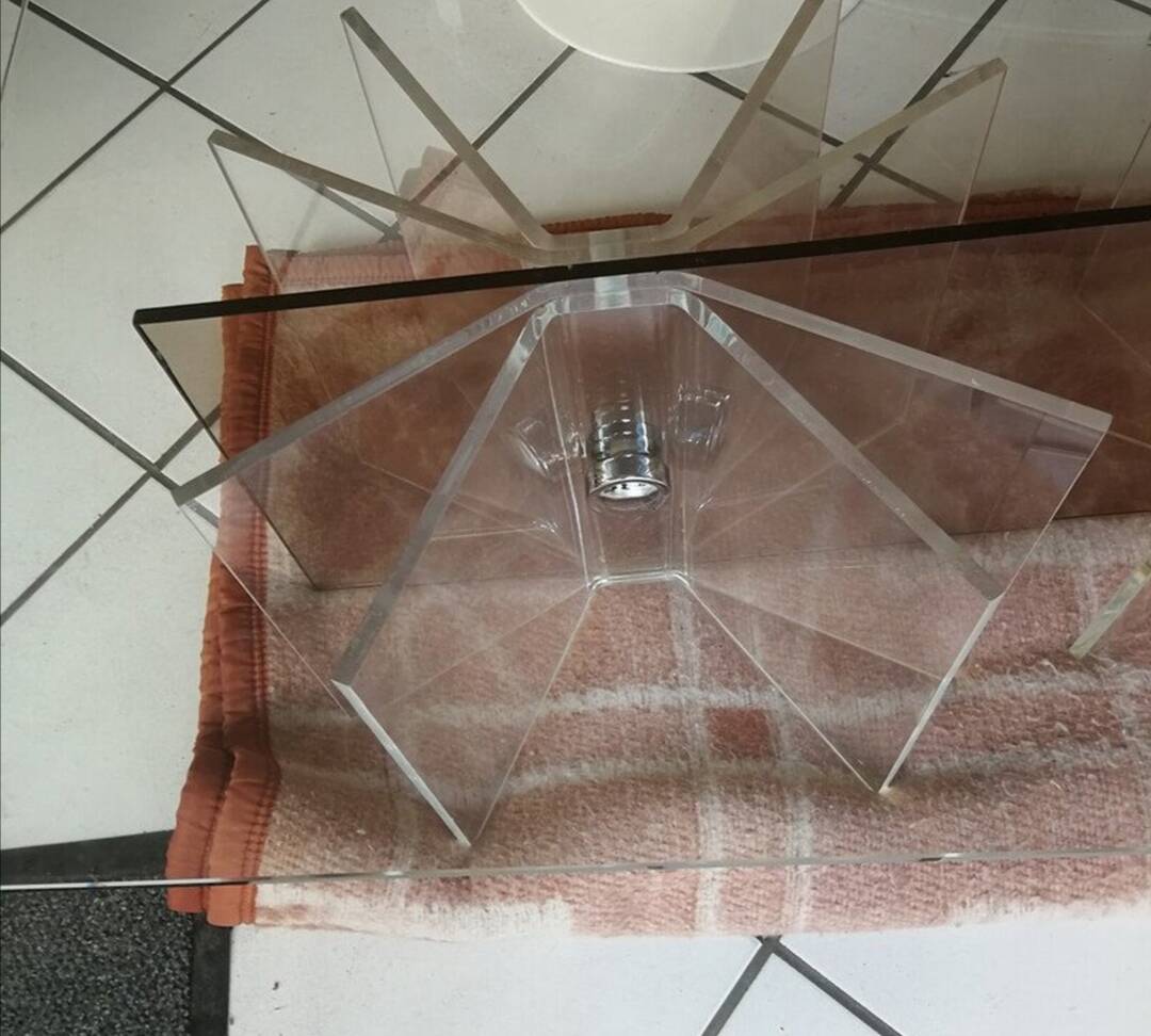 Table basse Cheverny modèle Mini star 1970 vintage plexiglas et verre