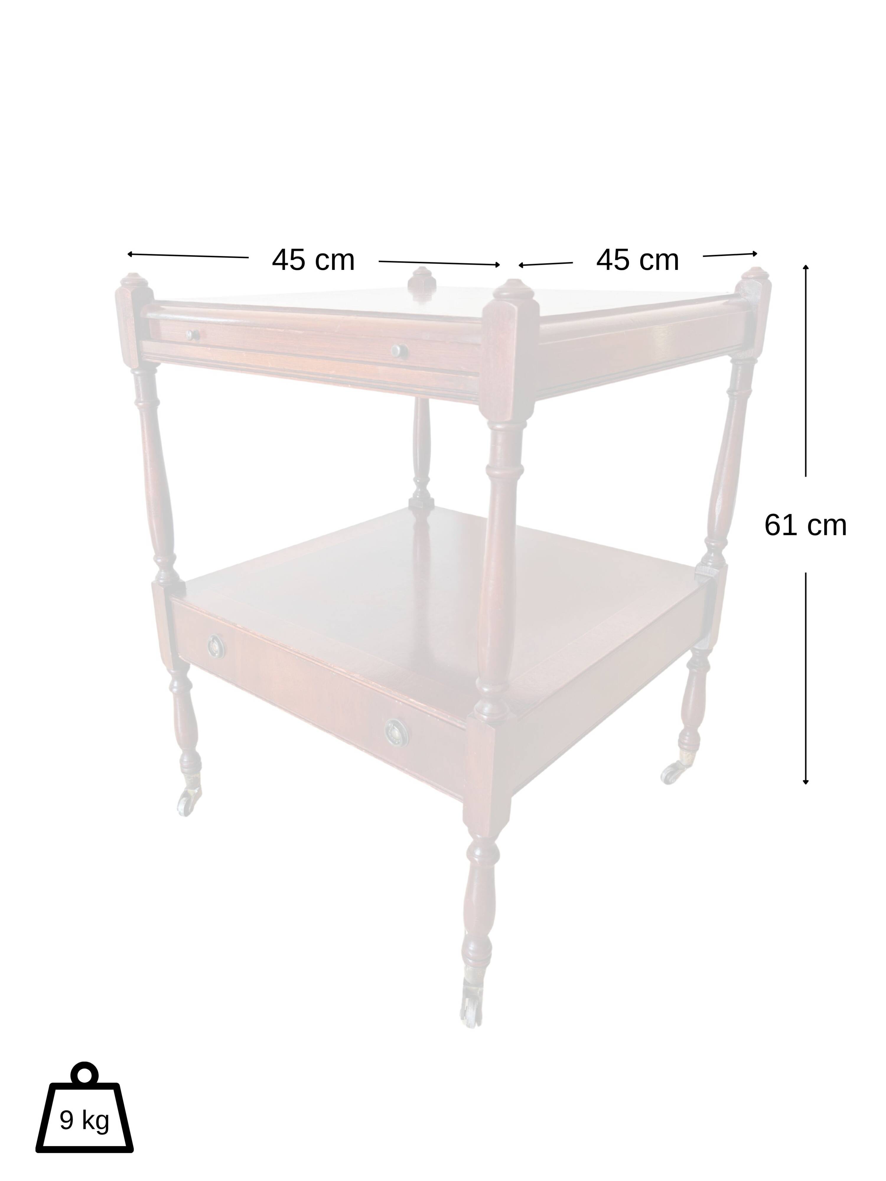Table d'appoint en if par Bradley England