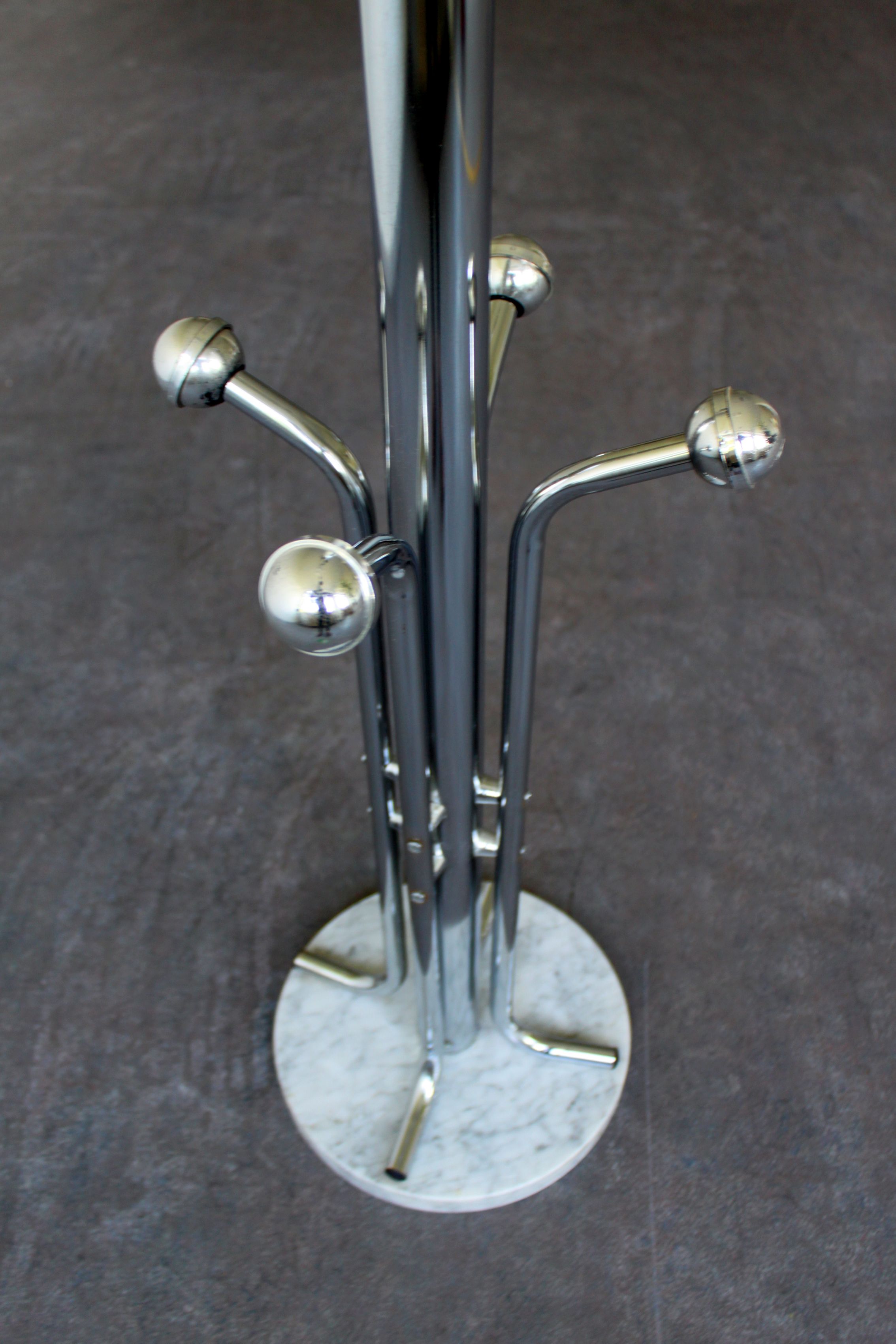Parrot coat rack in chrome metal, 1970.