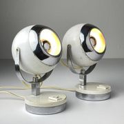 Lampes de bureau blanches du milieu du siècle, années 1960, ensemble de 2