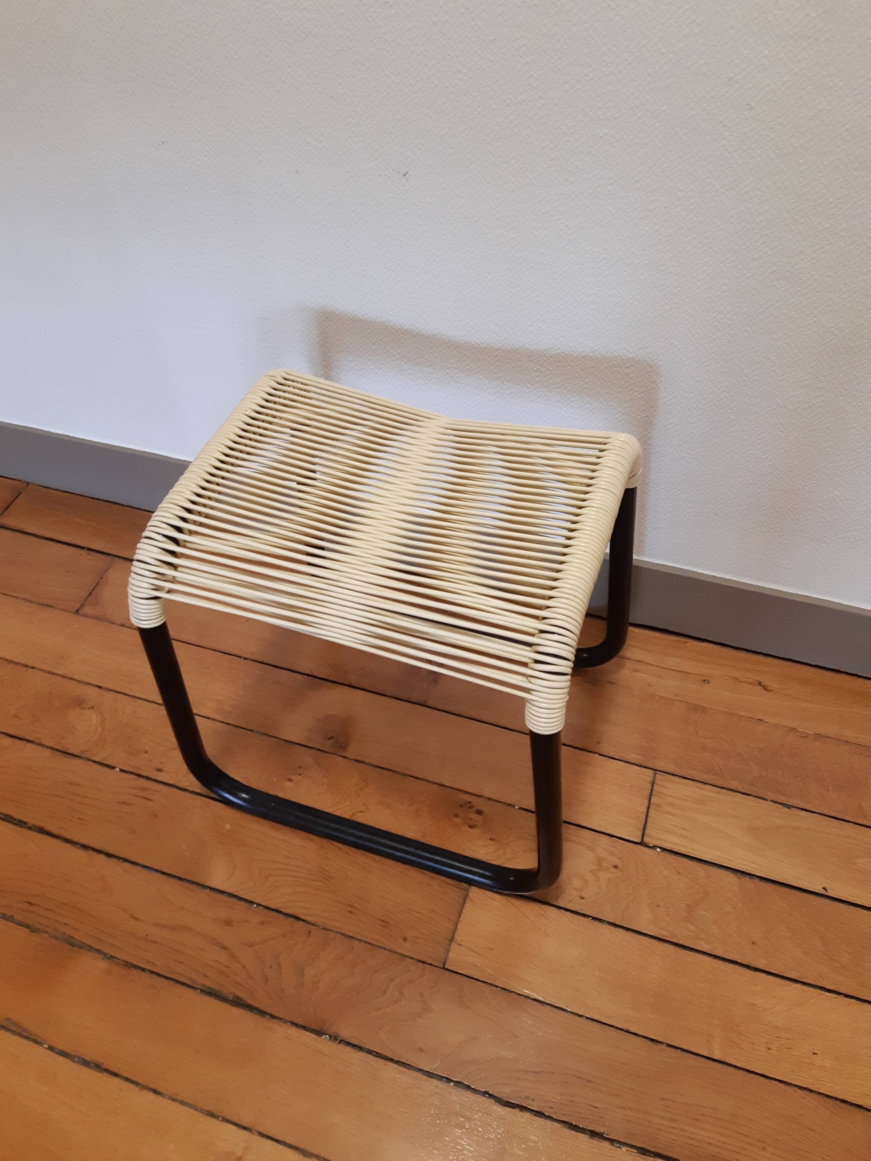 Vintage scoubidou metal tabouret