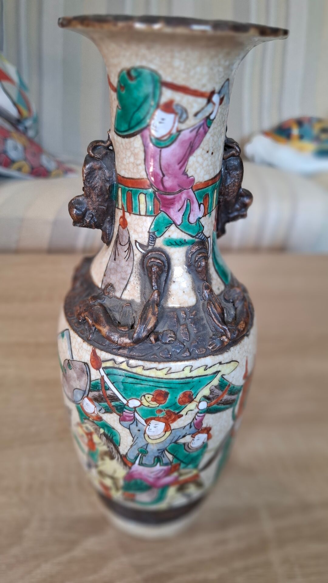 Vase chinois ancien en porcelaine