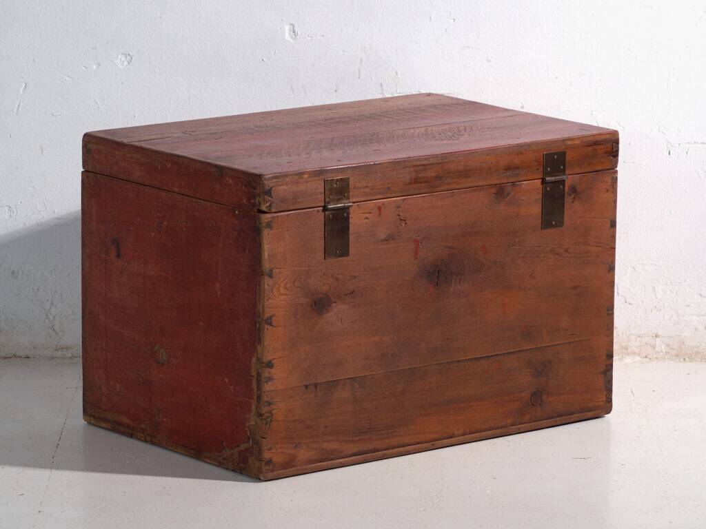 Chinese chest with original painting – China, circa 1900