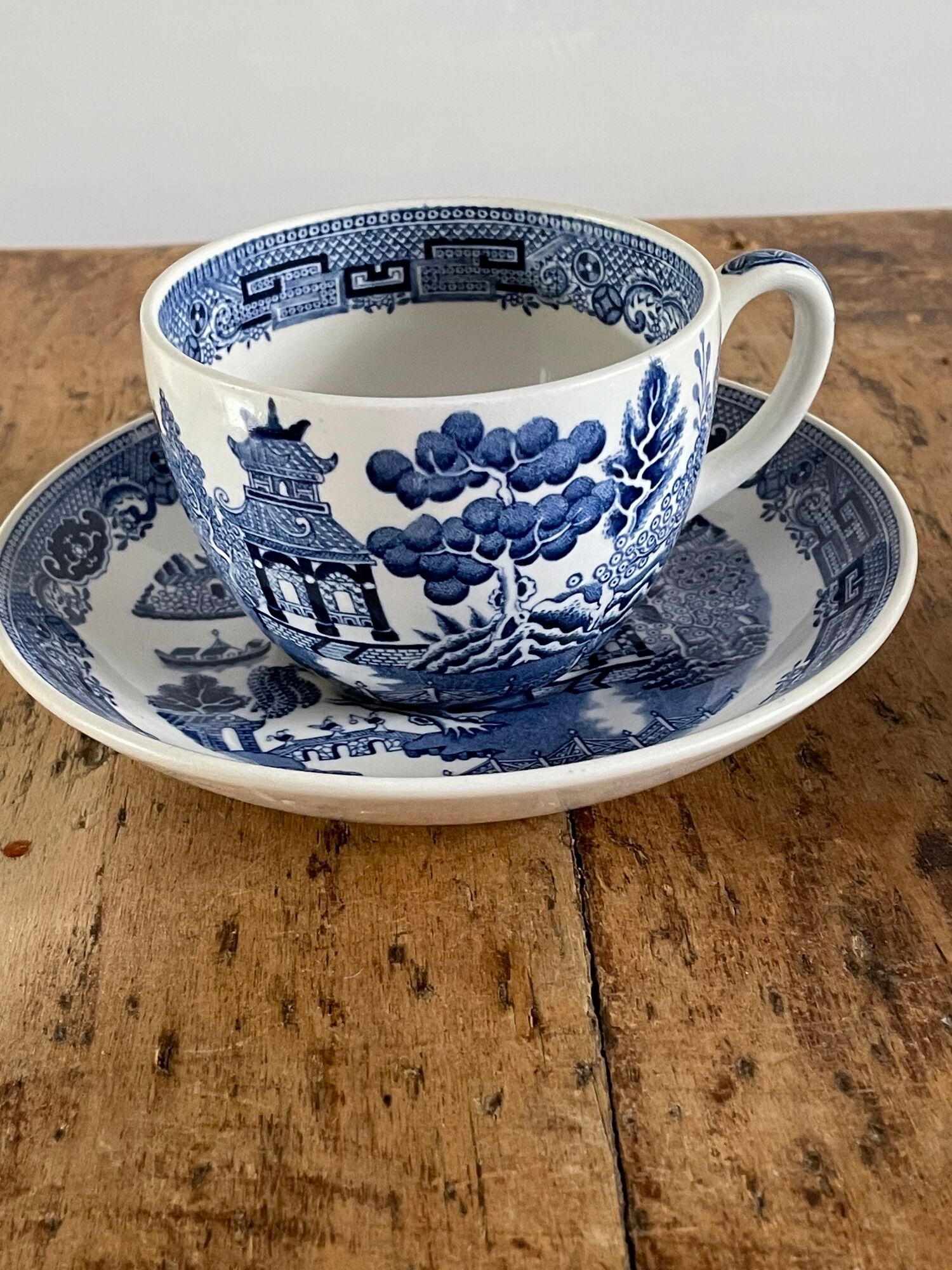 2 cups and 2 plates in white english porcelain