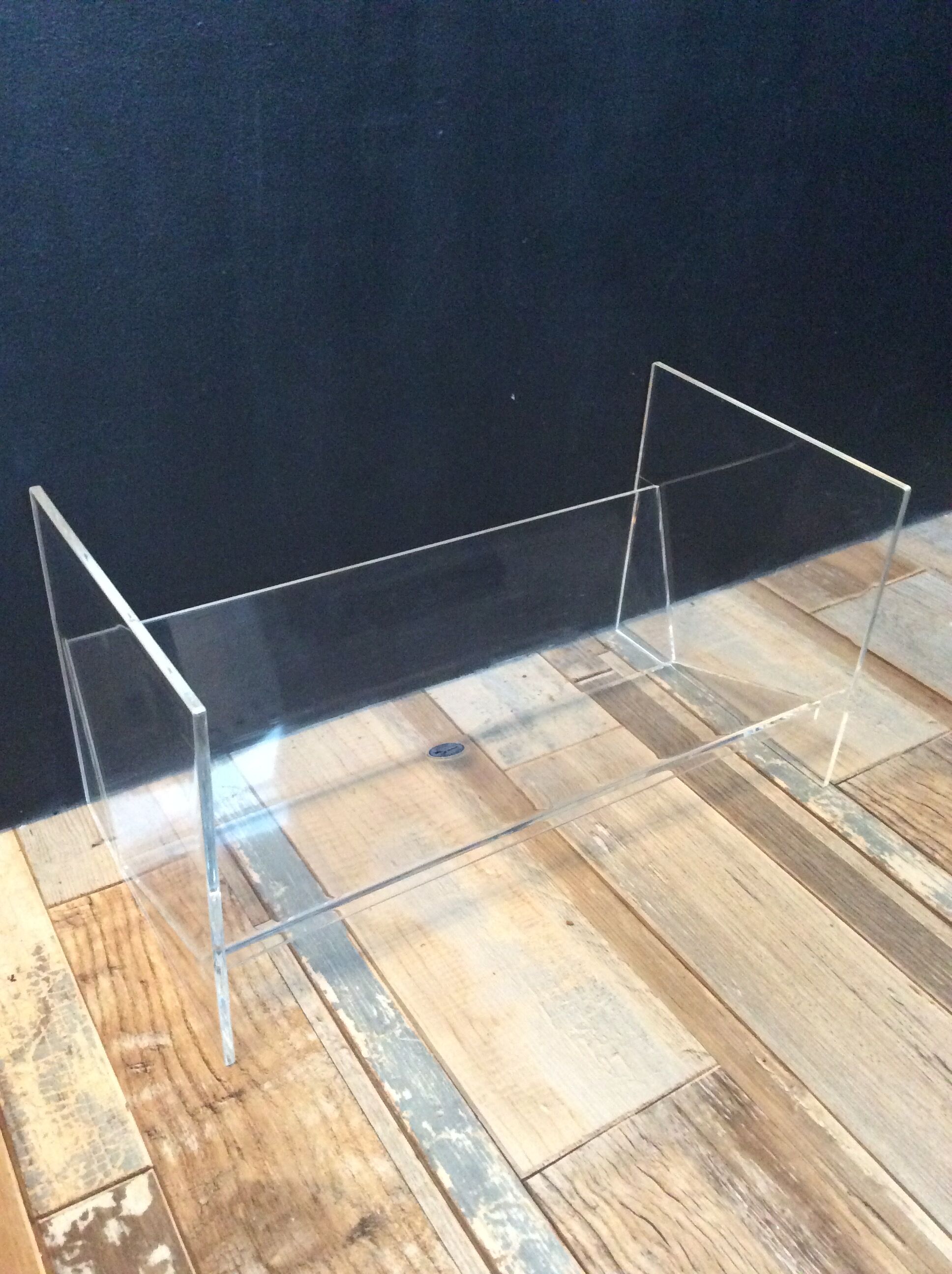Porte revues ou porte vinyles vintage en plexiglas
