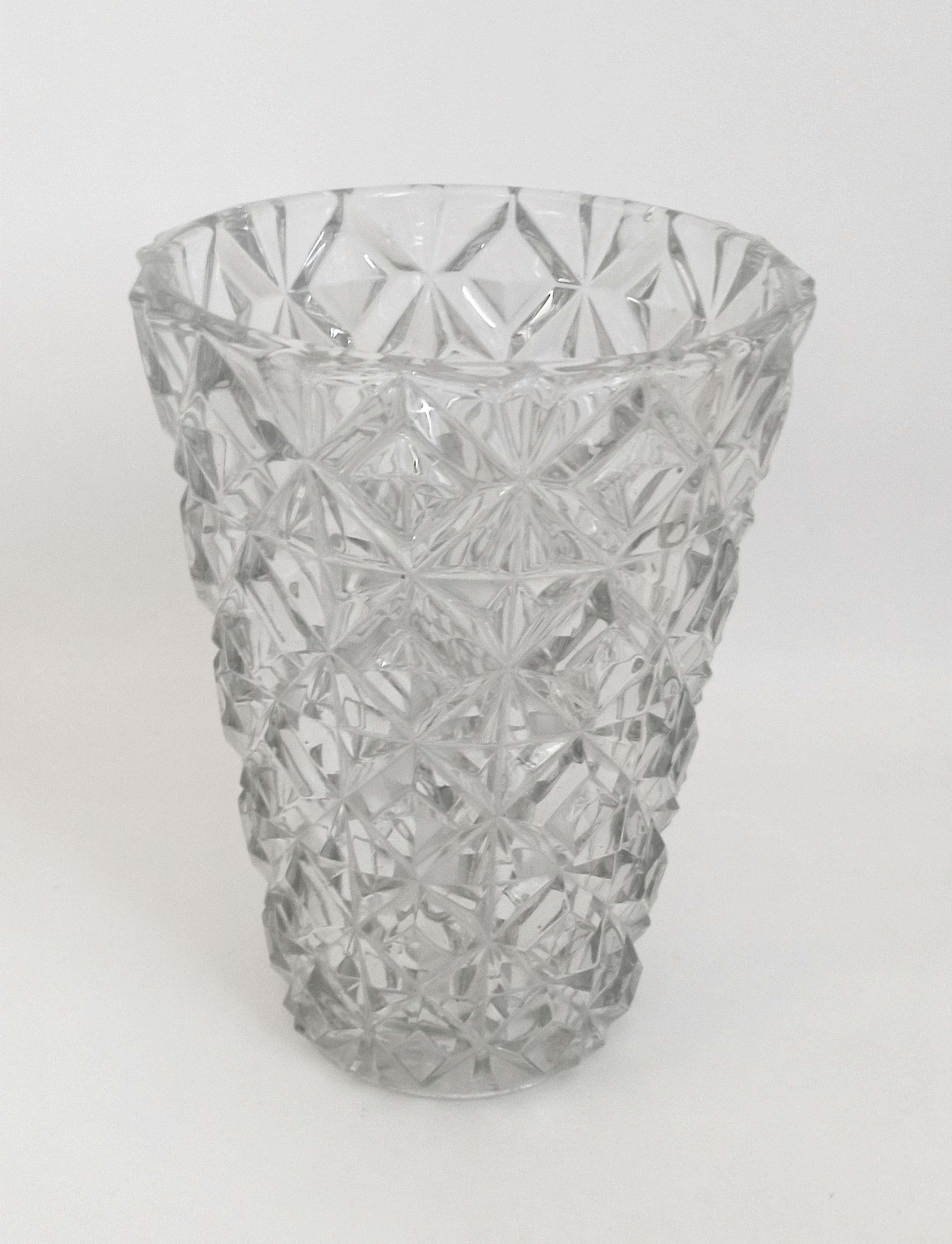 Vase en verre pressé moulé années 60 Hauteur 30 cm