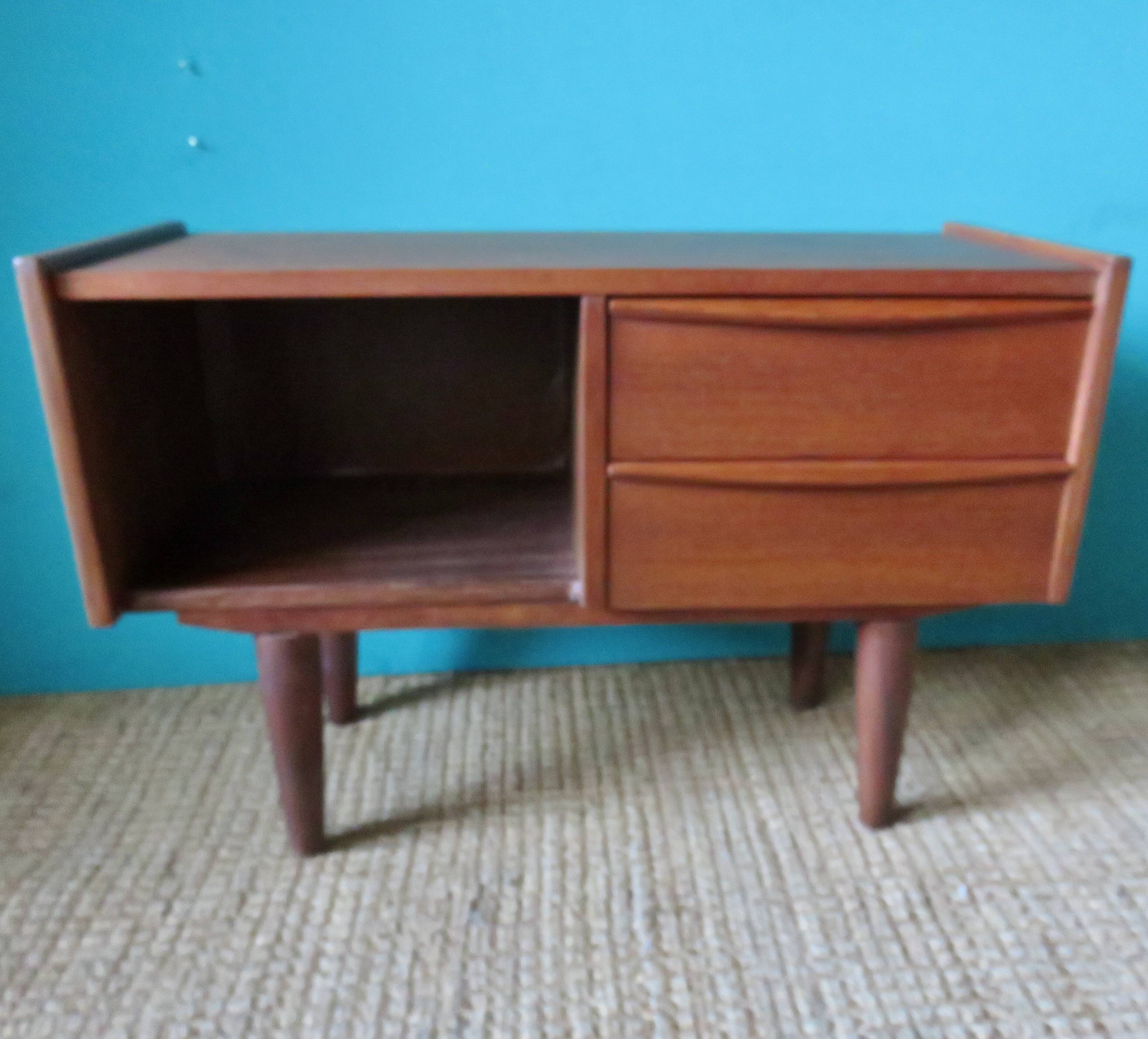 Small chest of drawers or entrance console in teak. Denmark 1960