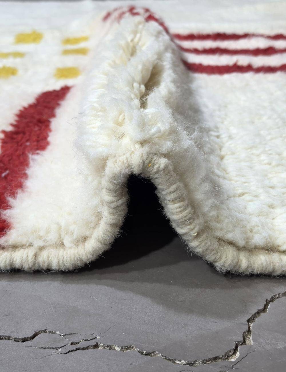 Contemporary Berber Rug - 264 x 200 cm
