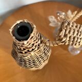 Bouteille en verre et rotin vintage