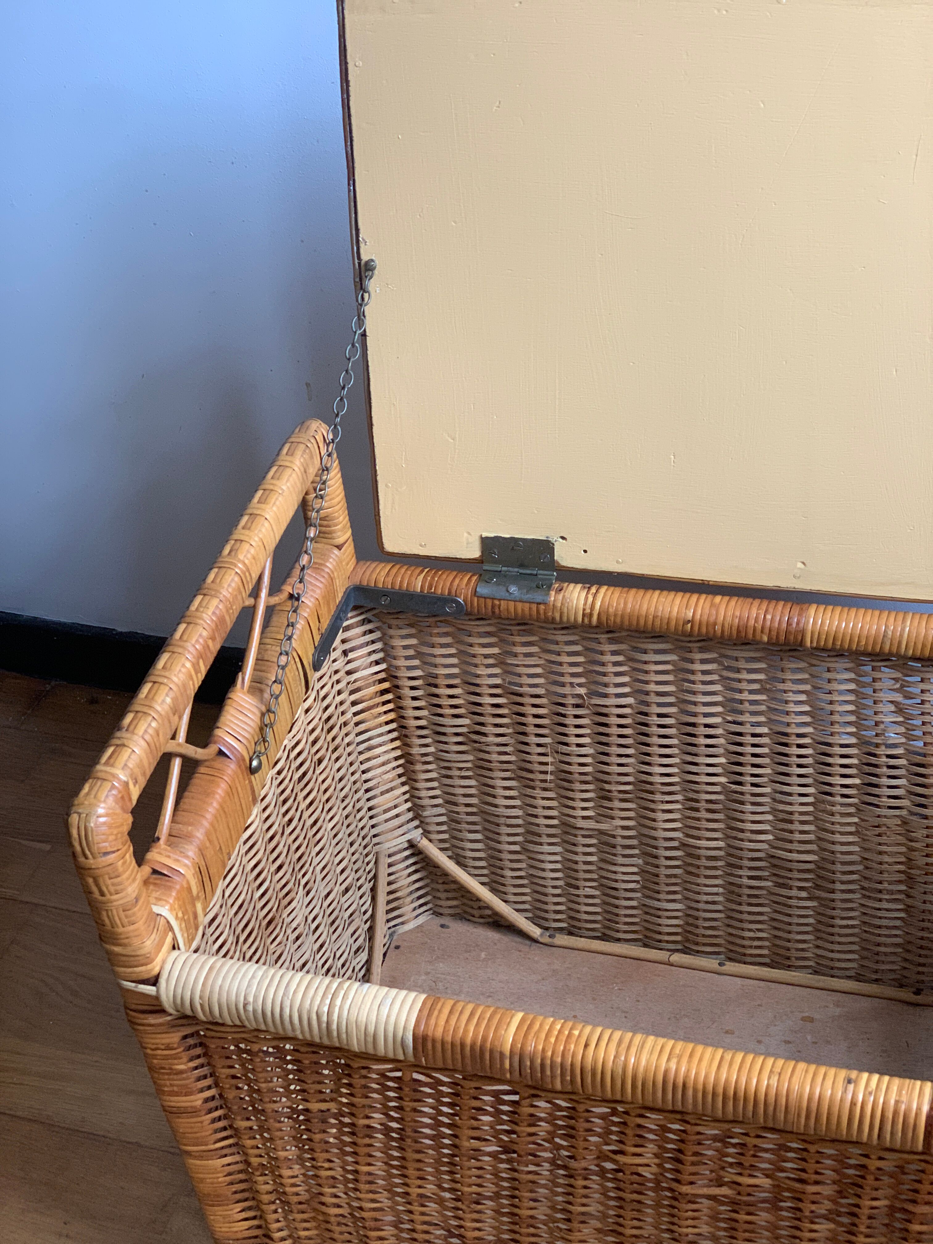 Coffre rotin vintage
