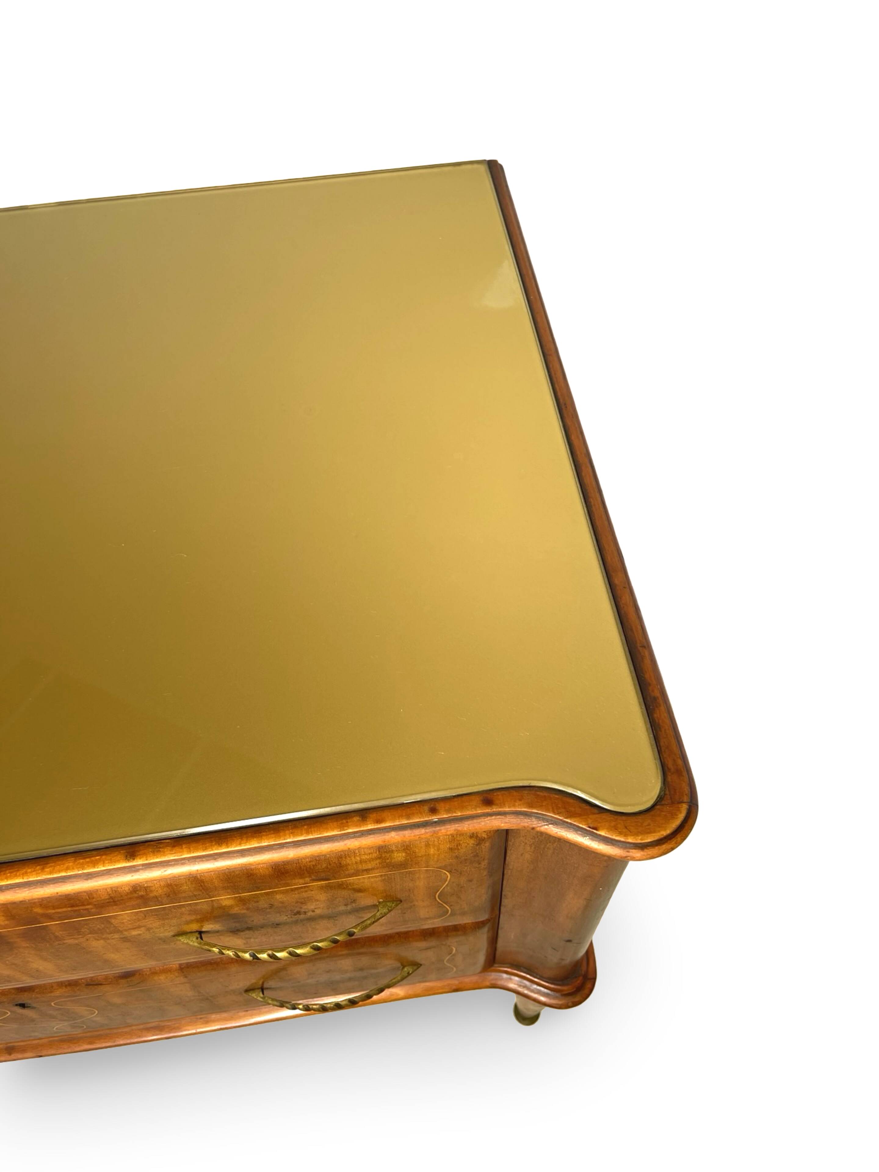 Une commode italienne vintage de style moderne du milieu du siècle