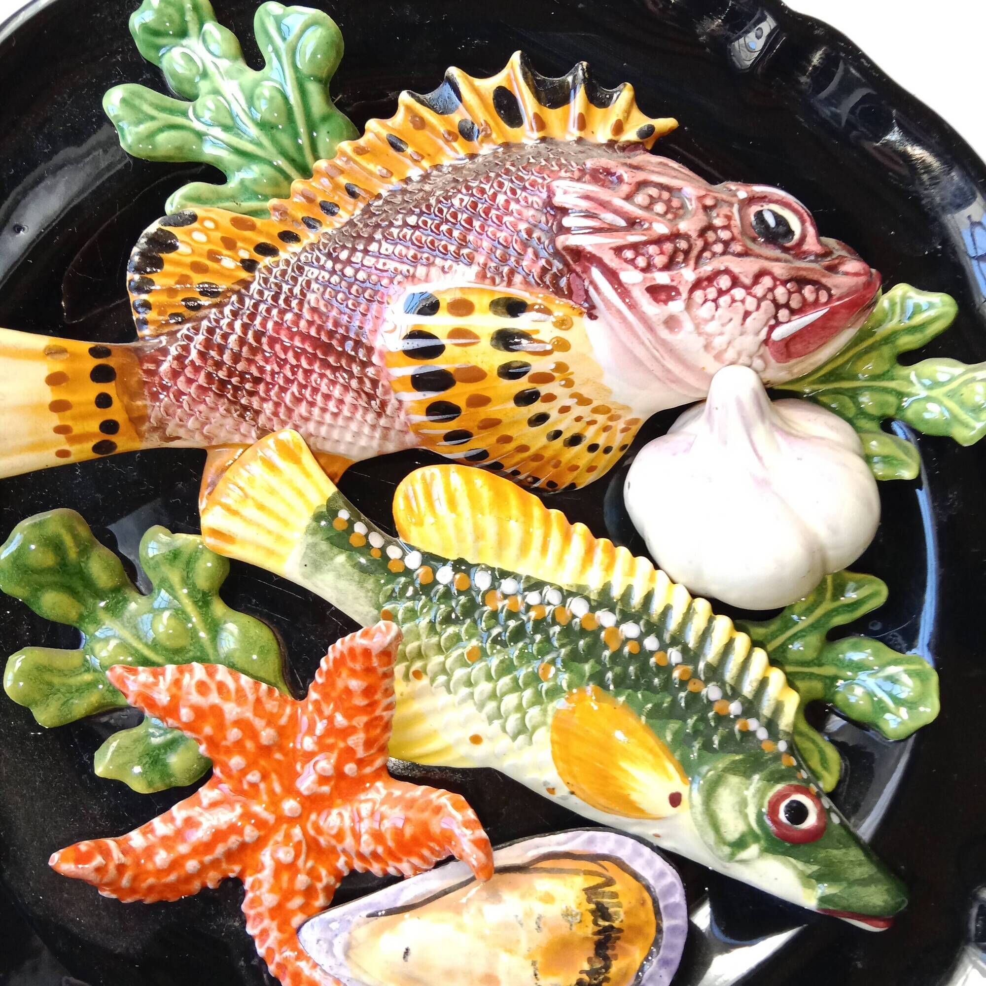 Assiette en Barbotine style 1970 Vallauris Poissons Étoile de Mer