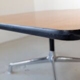 Design coffee table by Charles and Ray Eames for Herman Miller.