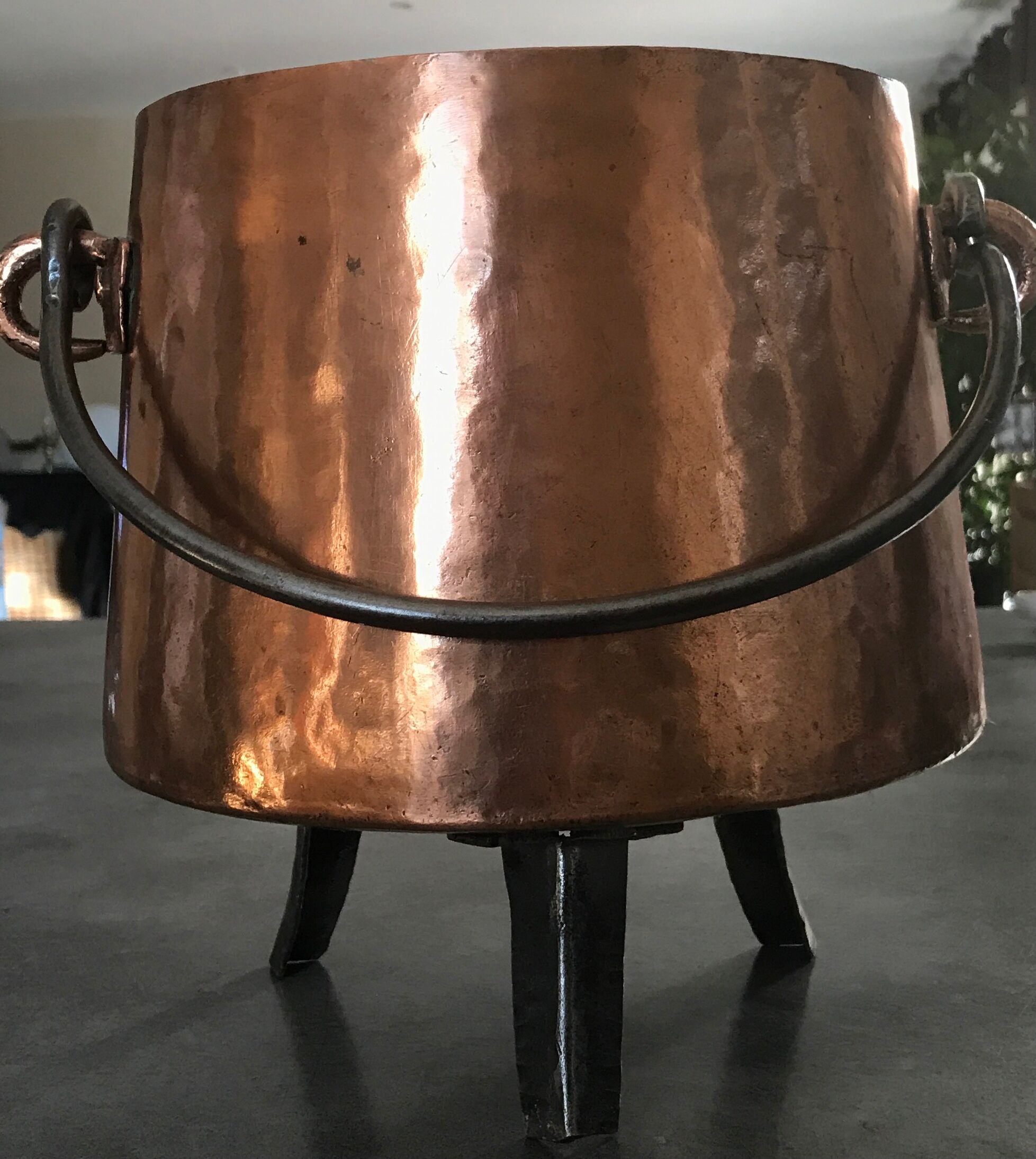 Cauldron with tinned copper pot handle and support 3 feet - 25.5 cm