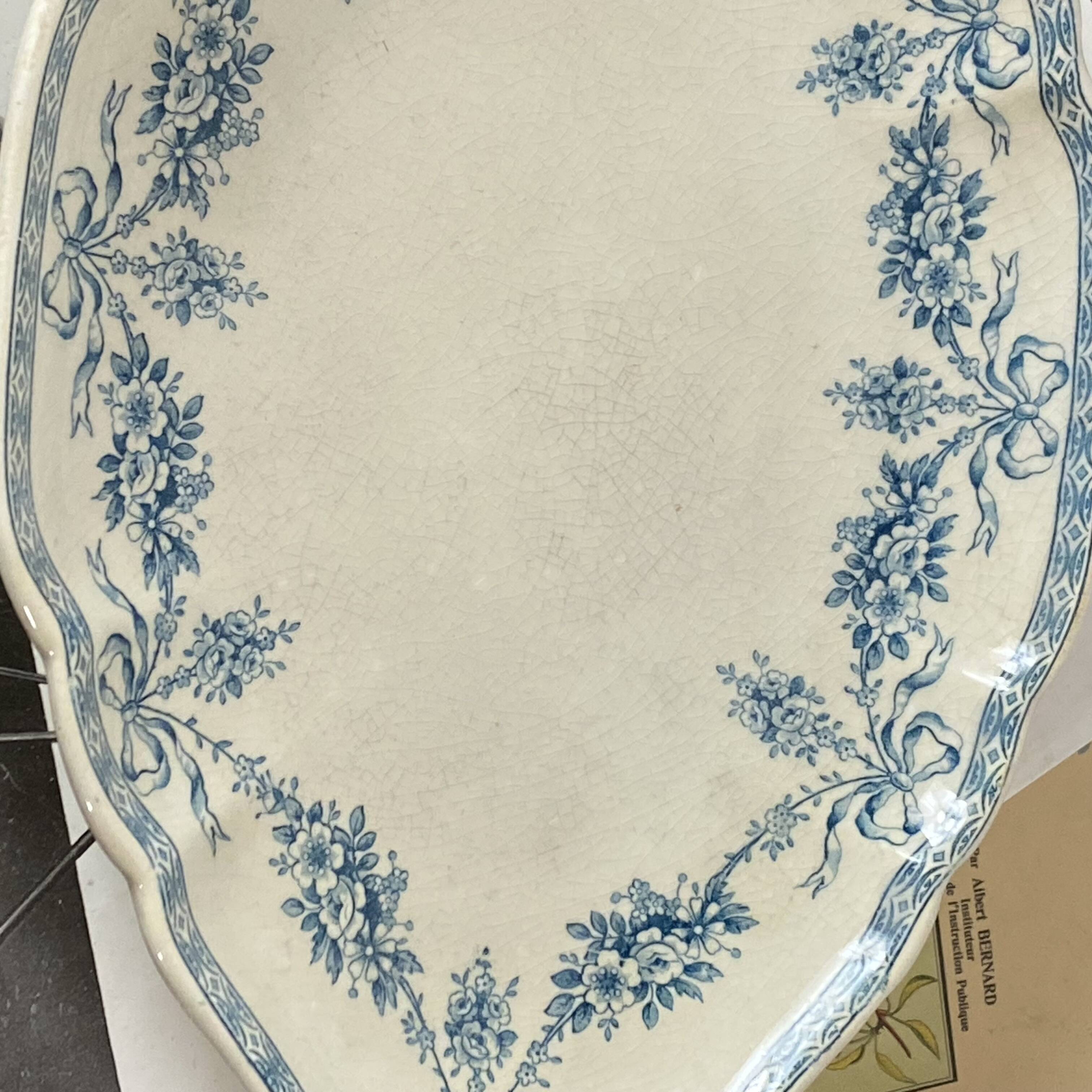 Small iron earth dish Emile Bourgeois blue flower garland pattern
