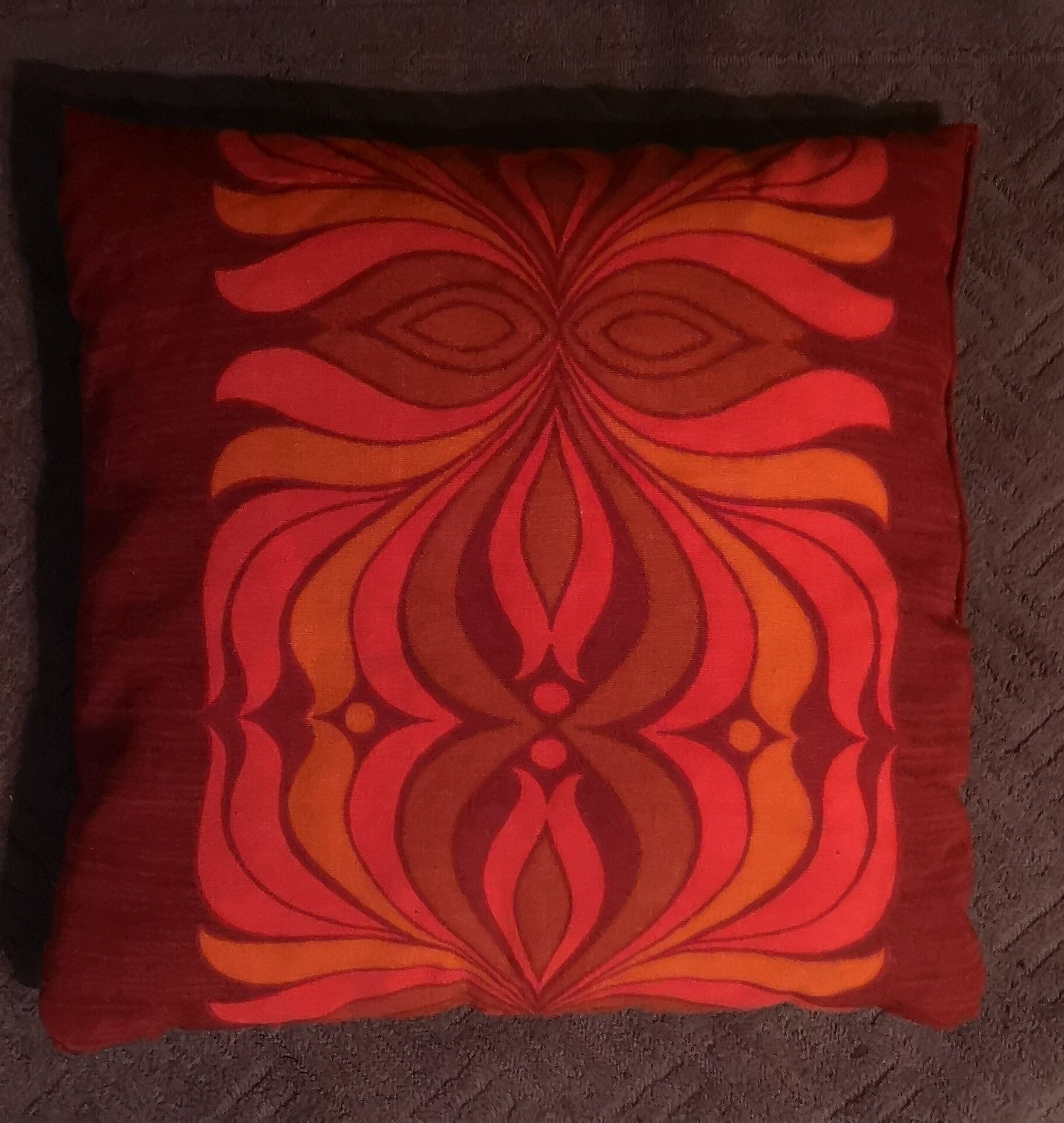 Vintage flower power/psychedelic cushion - 1970s