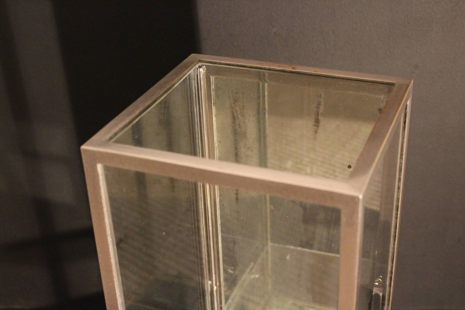 Small jeweller's showcase