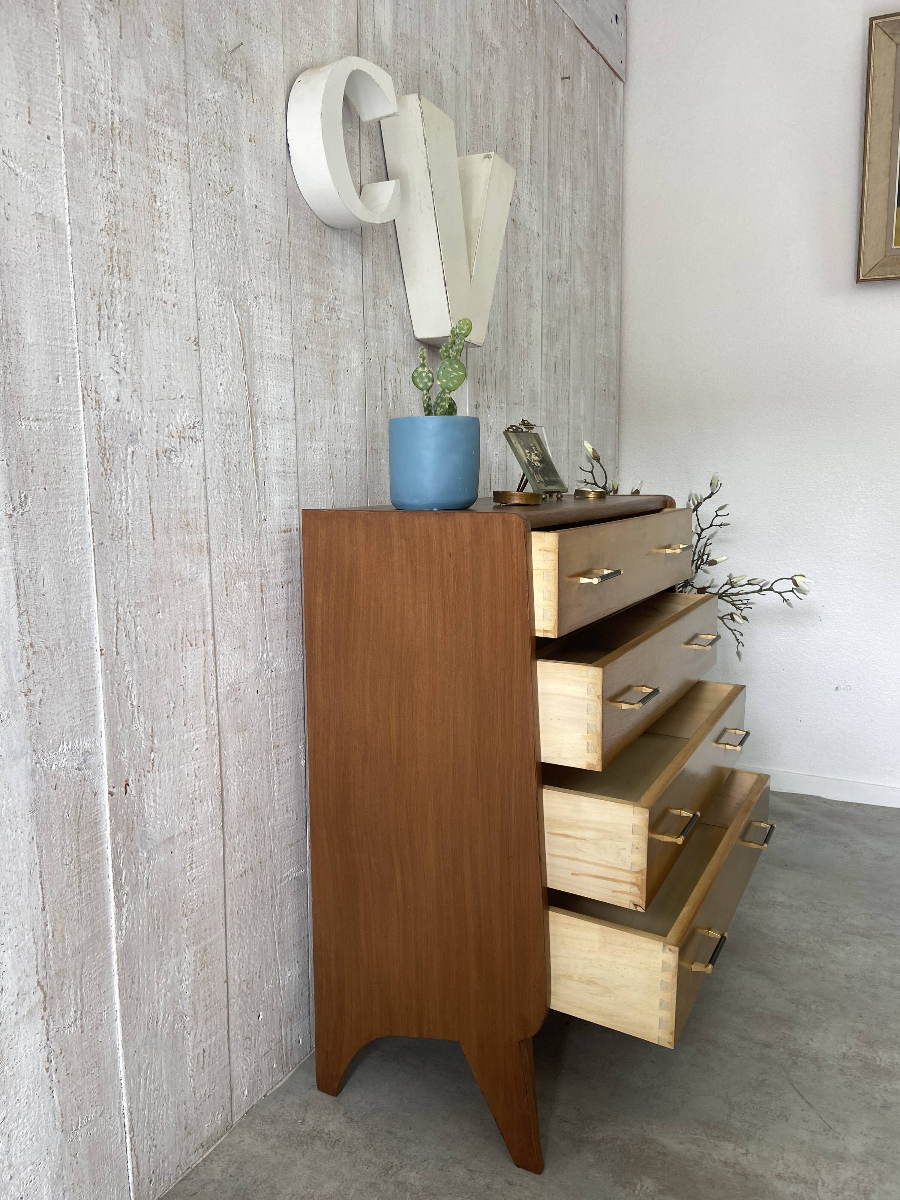 Vintage chest of drawers